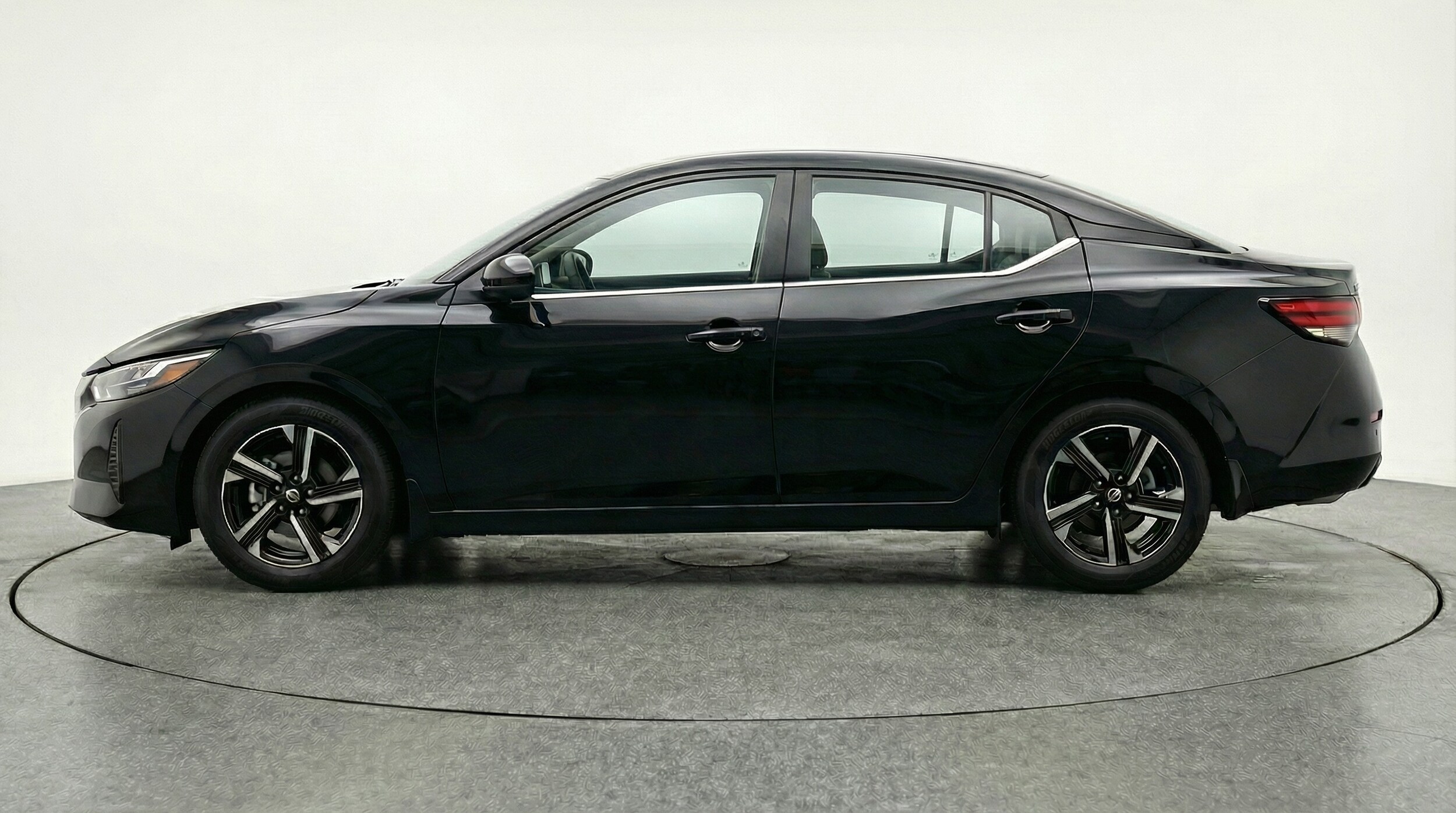 Thumbnail: 2025 Nissan Sentra - 4