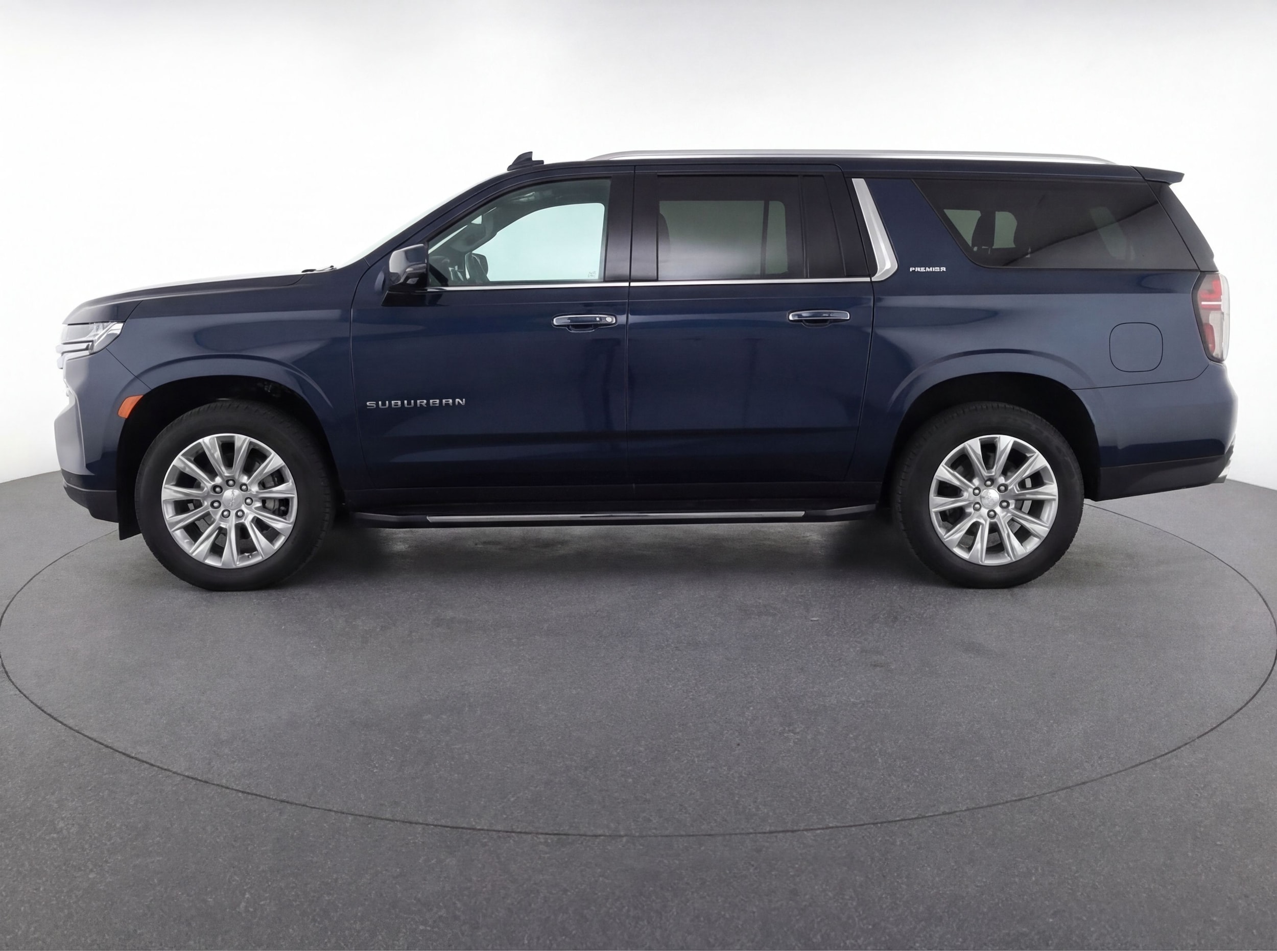 Thumbnail: 2023 Chevrolet Suburban - 4