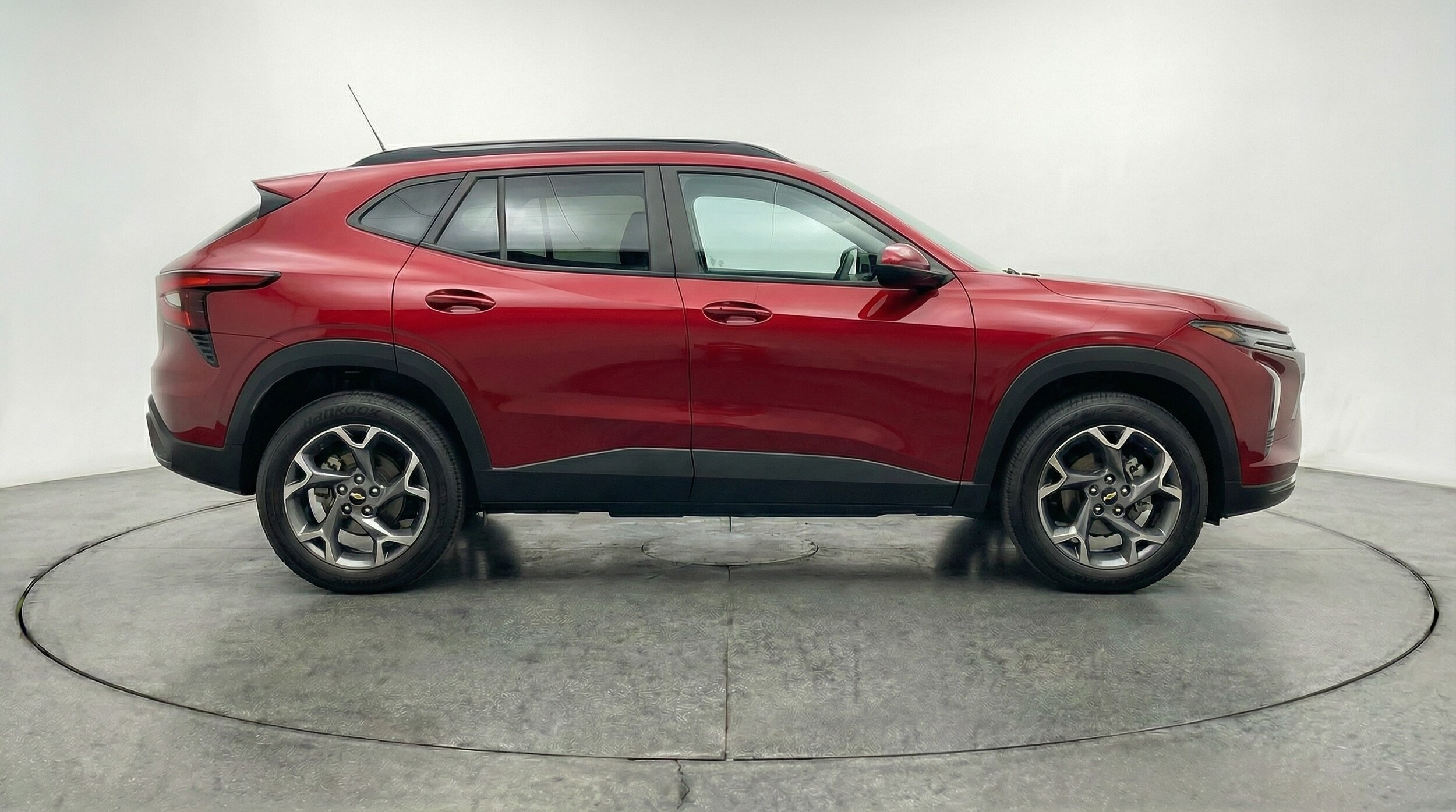 Thumbnail: 2025 Chevrolet Trax - 8