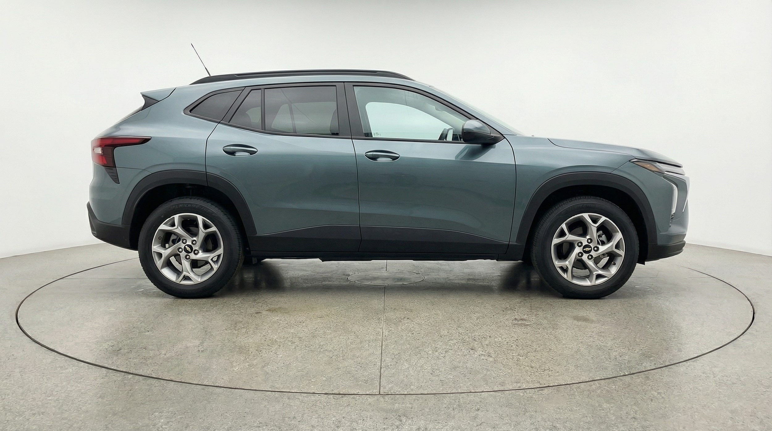 Thumbnail: 2025 Chevrolet Trax - 8