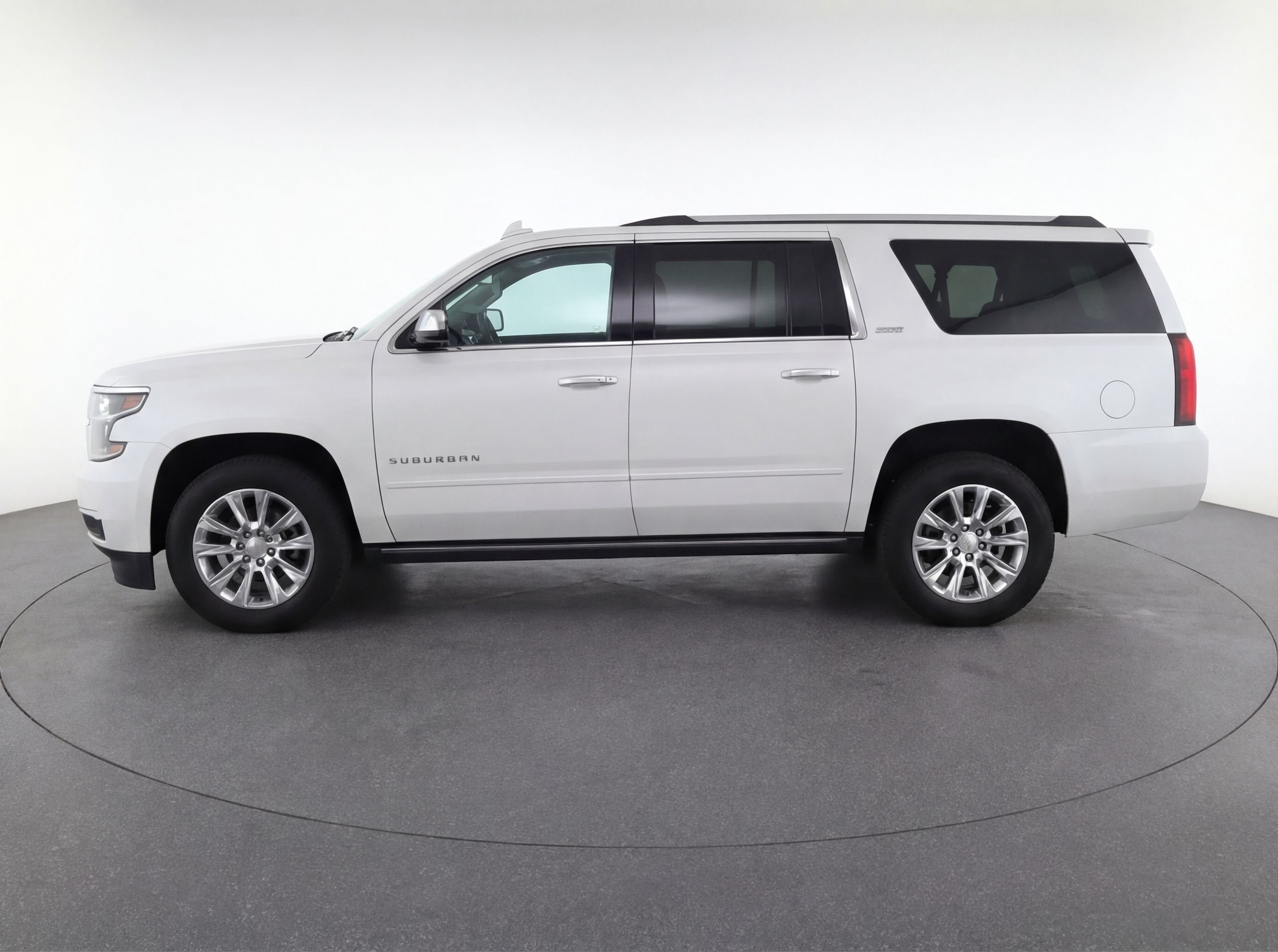 Thumbnail: 2023 Chevrolet Suburban - 4