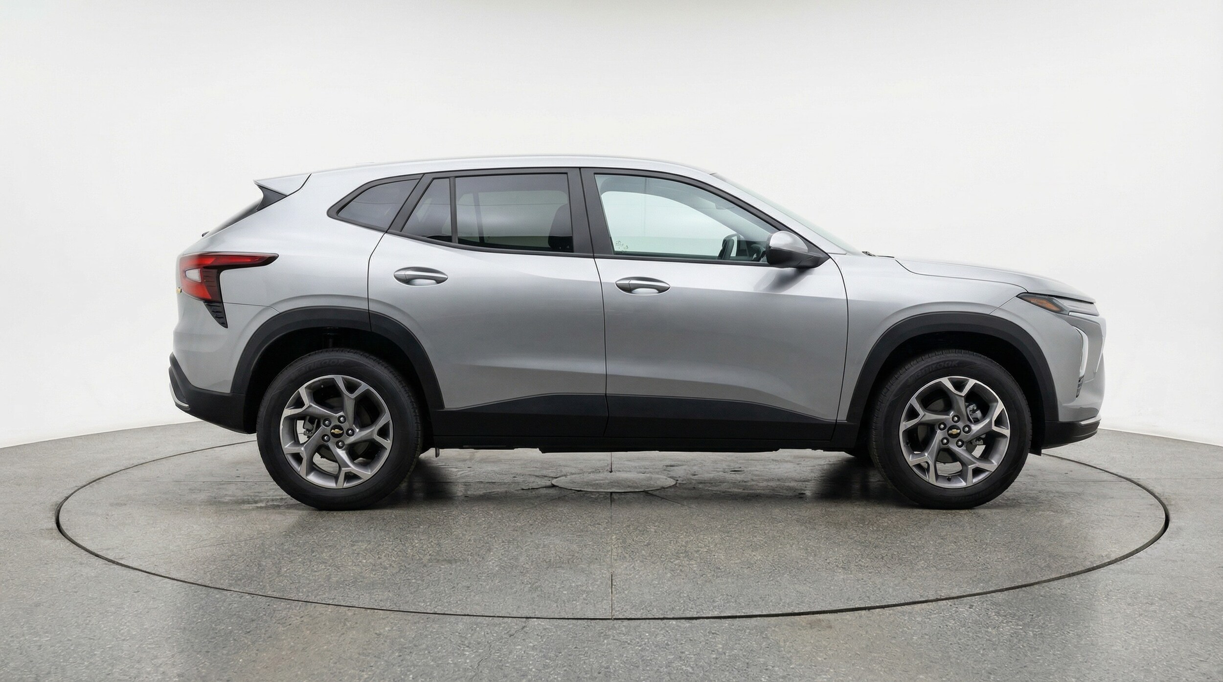 Thumbnail: 2025 Chevrolet Trax - 8