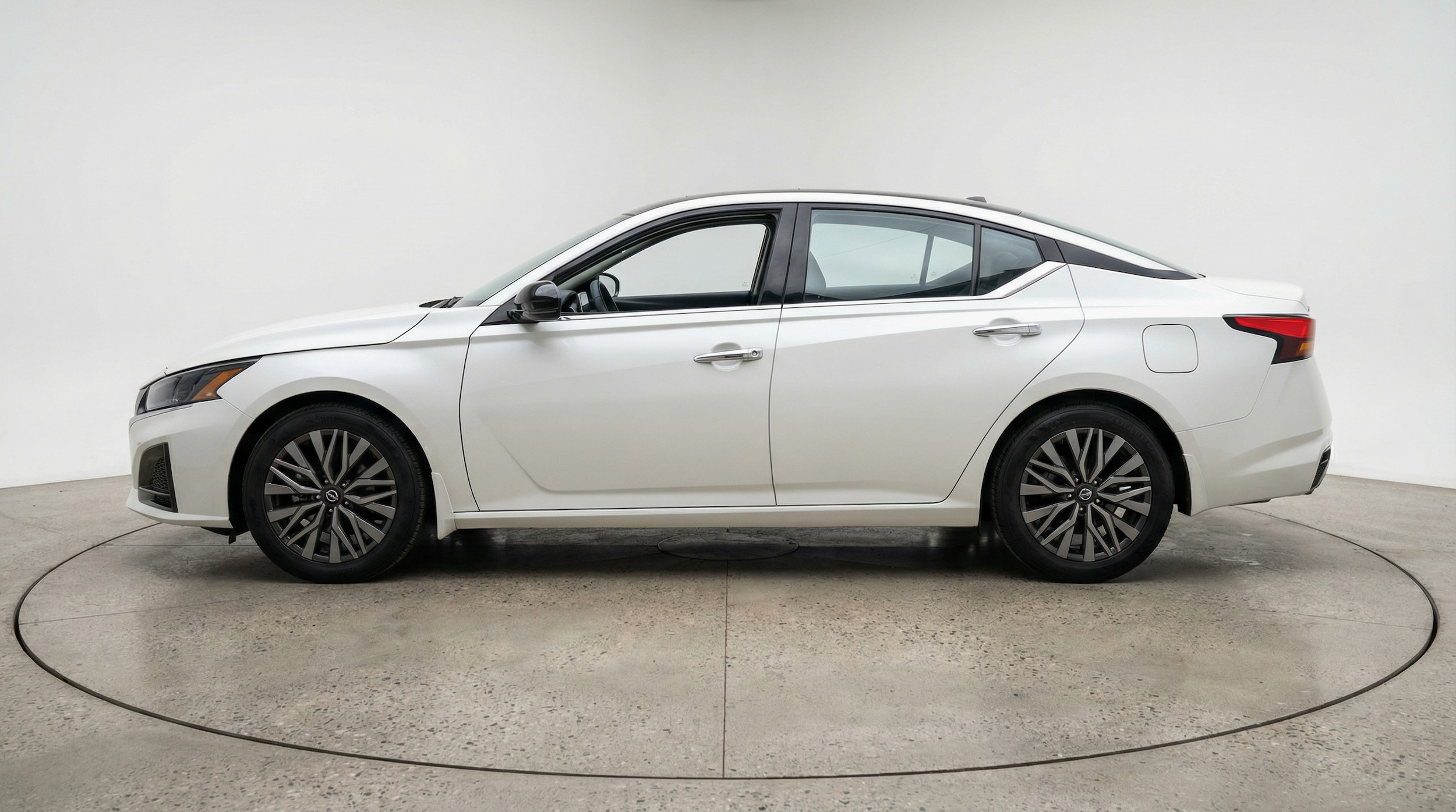 Thumbnail: 2025 Nissan Altima - 4