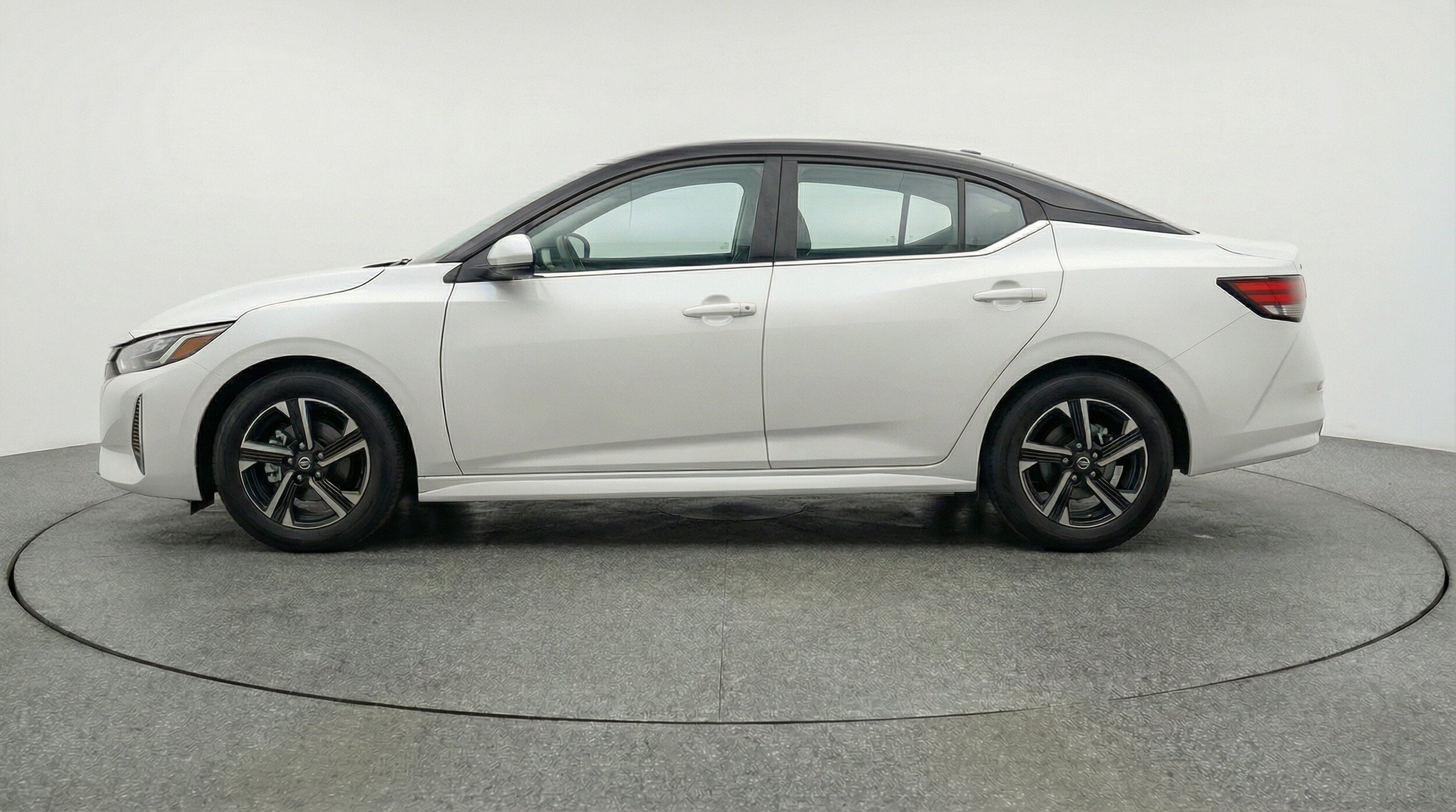 Thumbnail: 2025 Nissan Sentra - 5