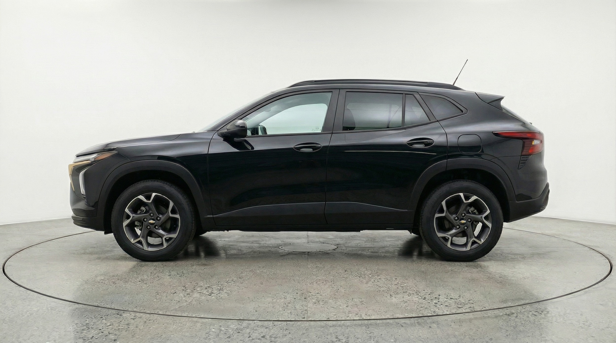 Thumbnail: 2025 Chevrolet Trax - 4