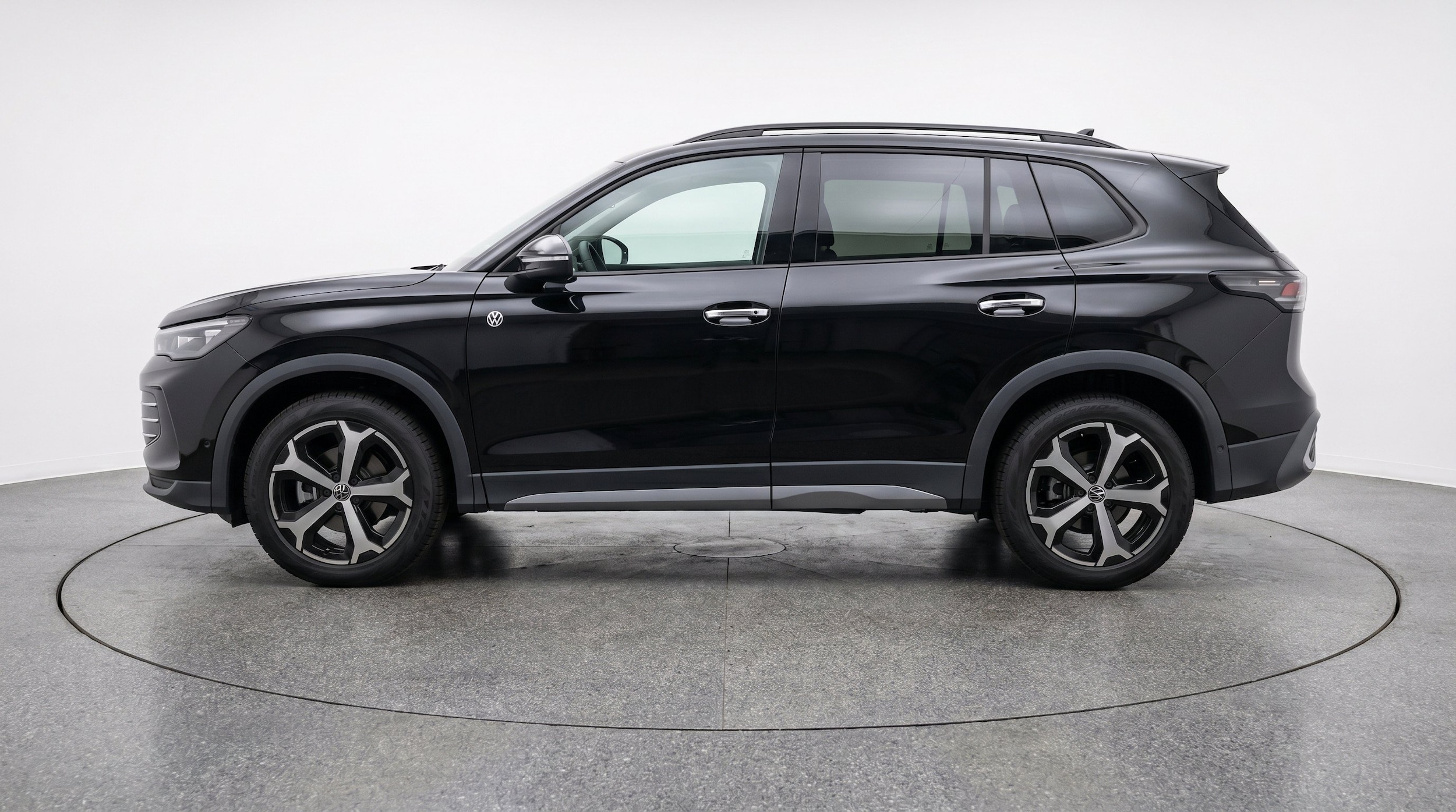 Thumbnail: 2026 Volkswagen Tiguan - 5