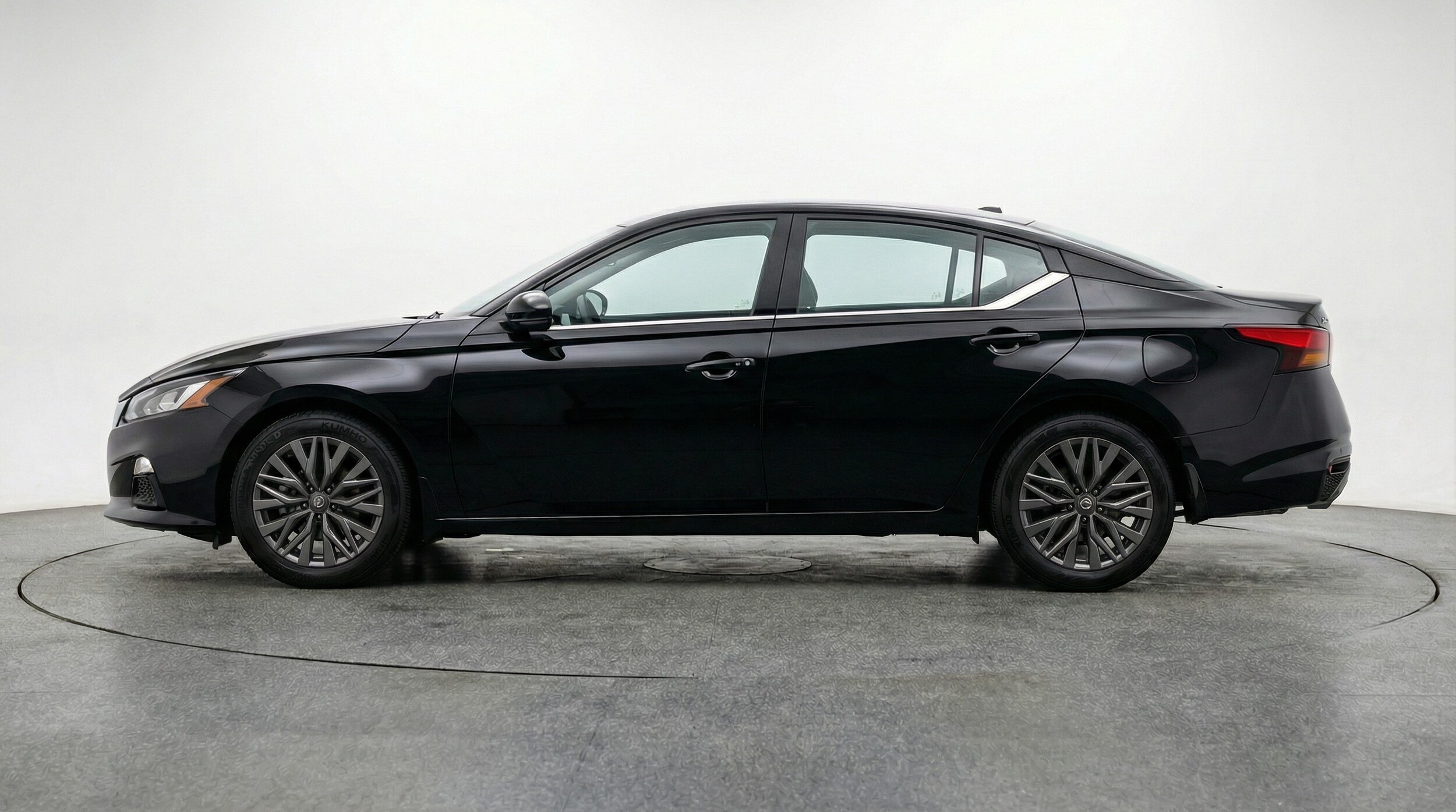 Thumbnail: 2025 Nissan Altima - 4