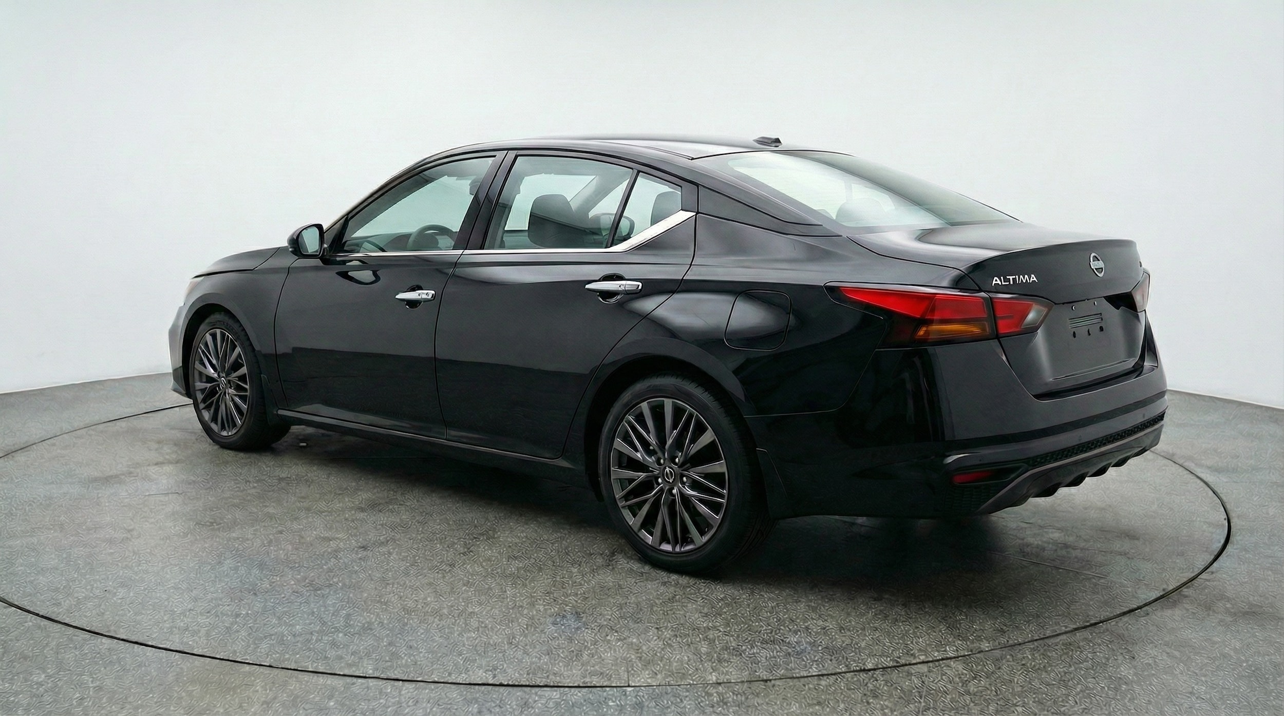 Thumbnail: 2025 Nissan Altima - 5