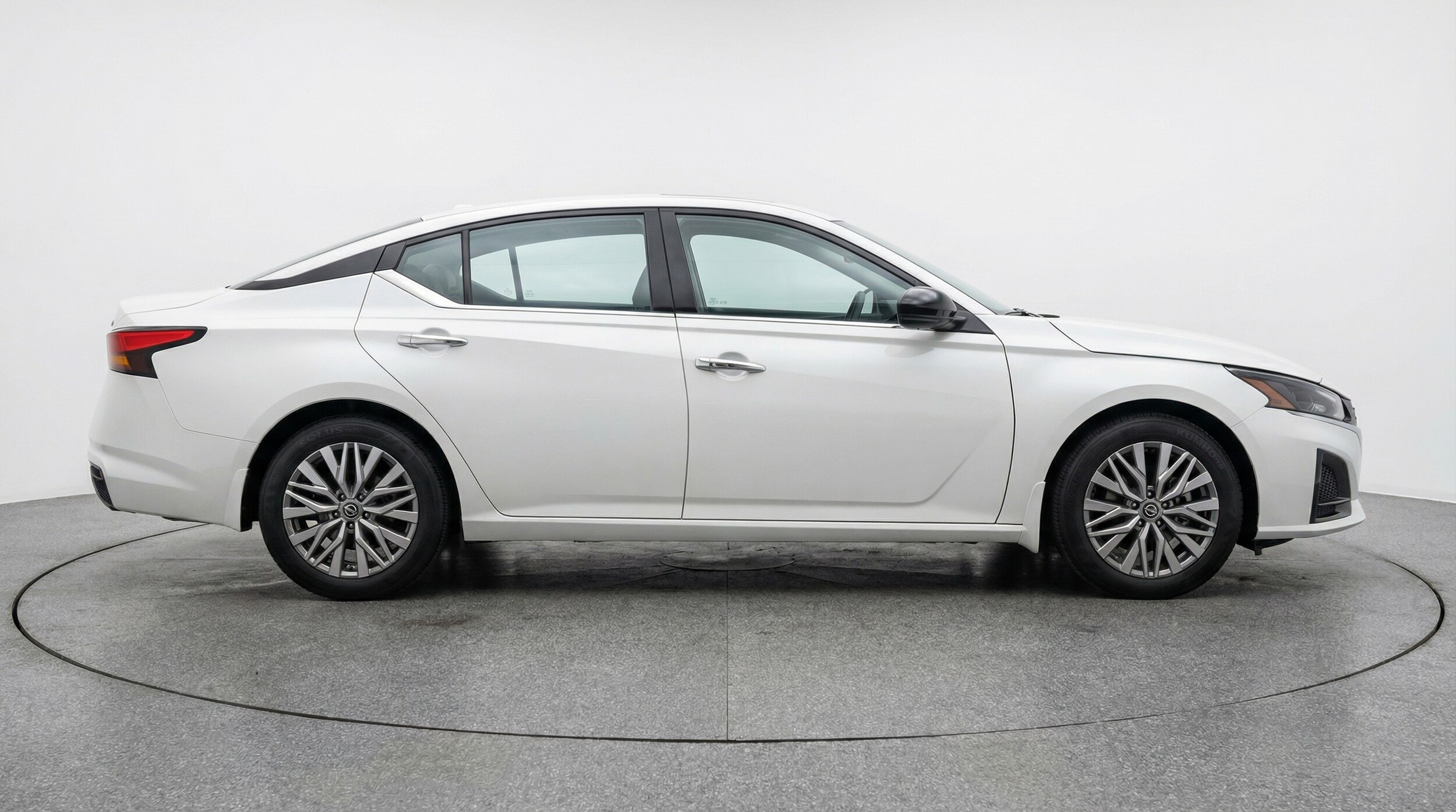 Thumbnail: 2025 Nissan Altima - 8