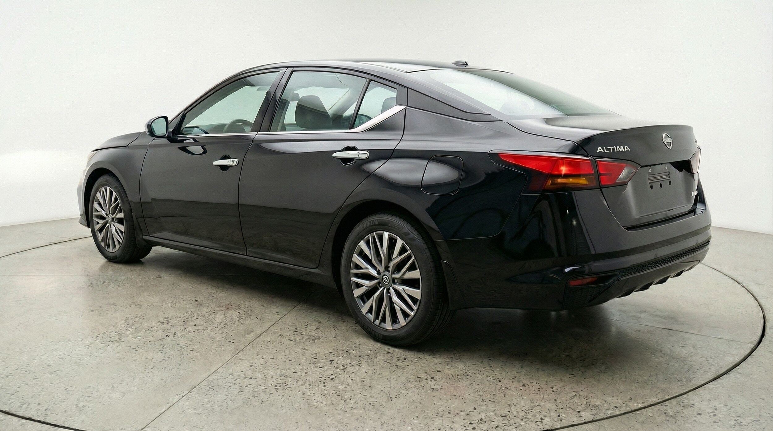 Thumbnail: 2025 Nissan Altima - 5