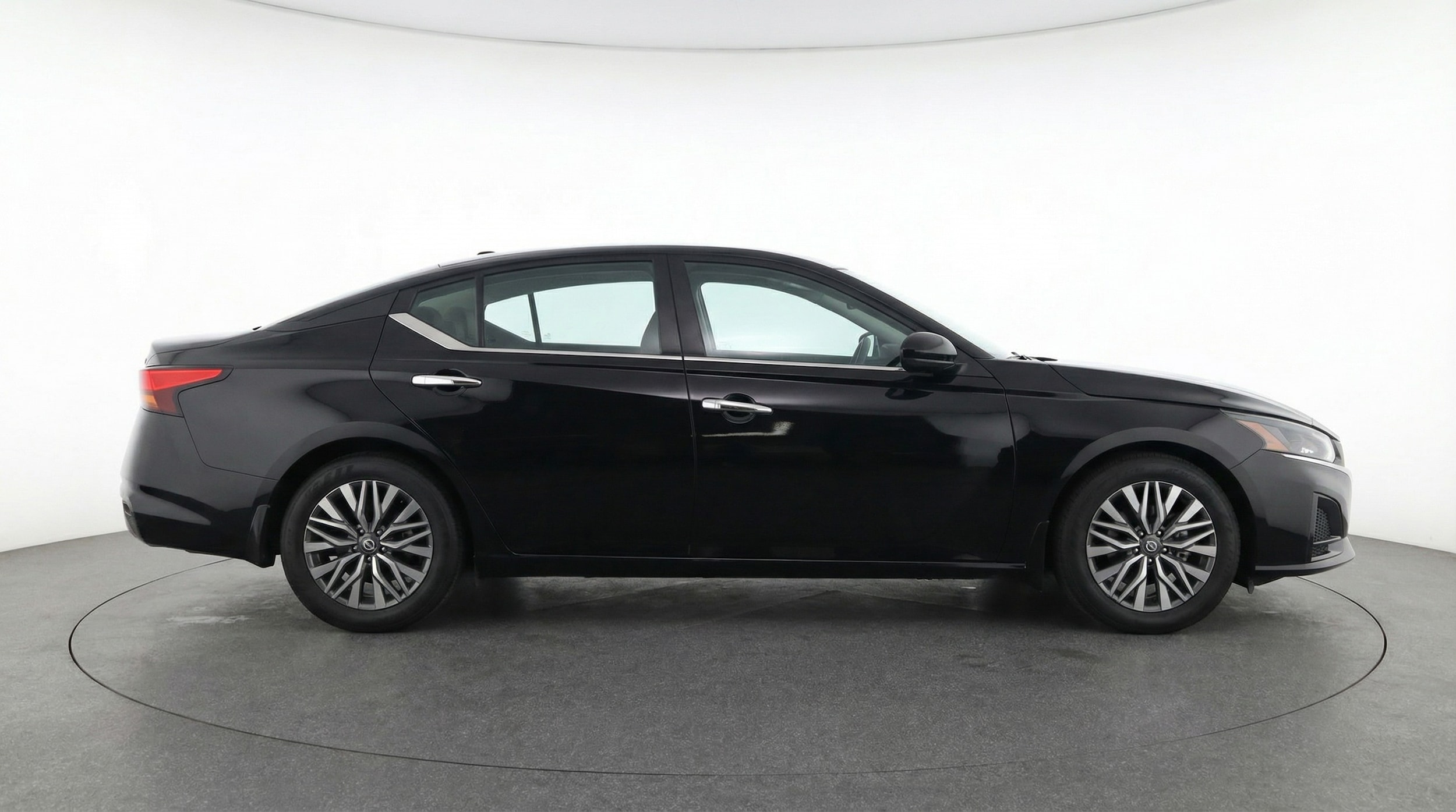 Thumbnail: 2025 Nissan Altima - 8