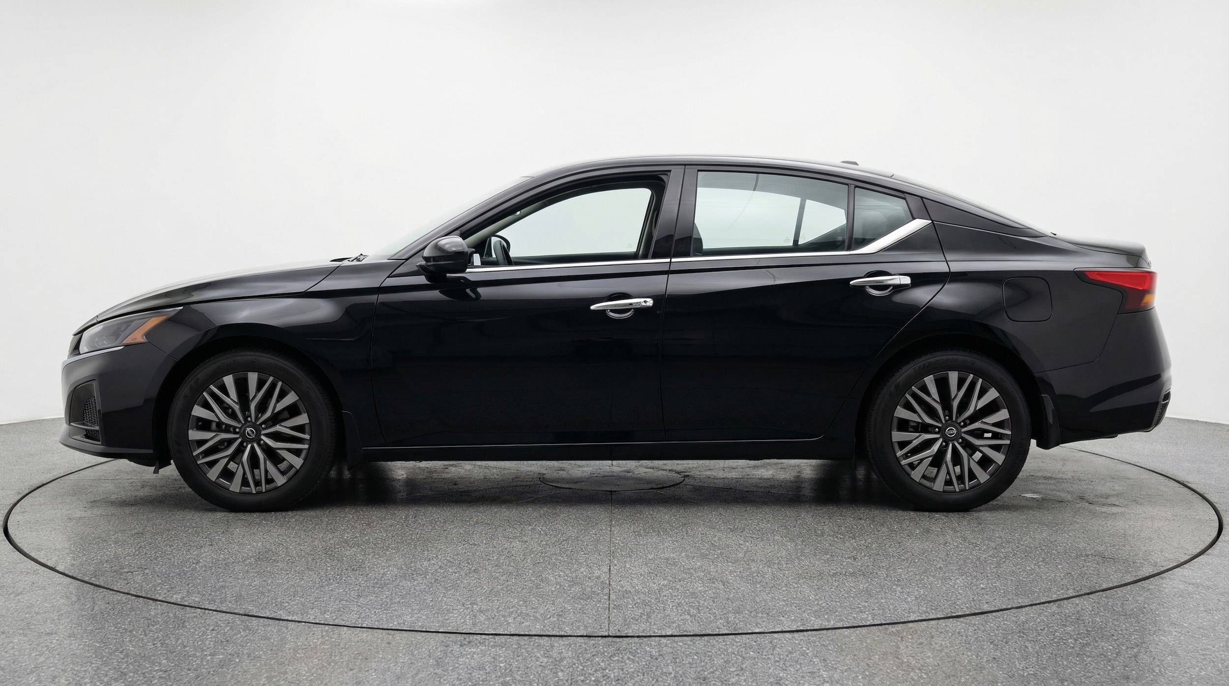Thumbnail: 2025 Nissan Altima - 4