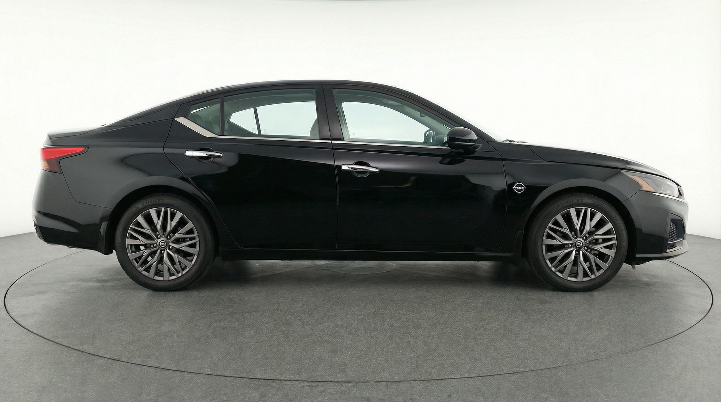 Thumbnail: 2025 Nissan Altima - 8