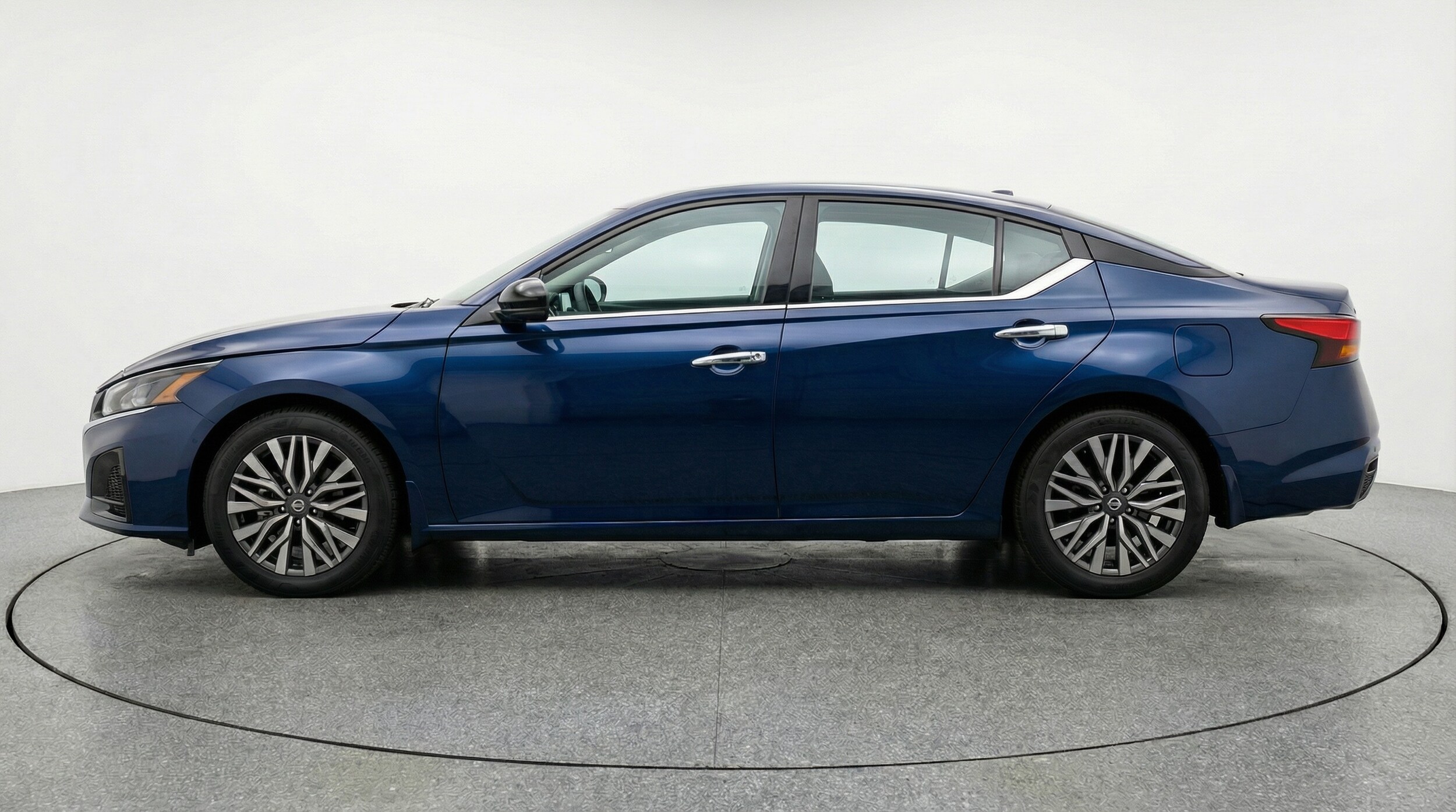 Thumbnail: 2025 Nissan Altima - 4