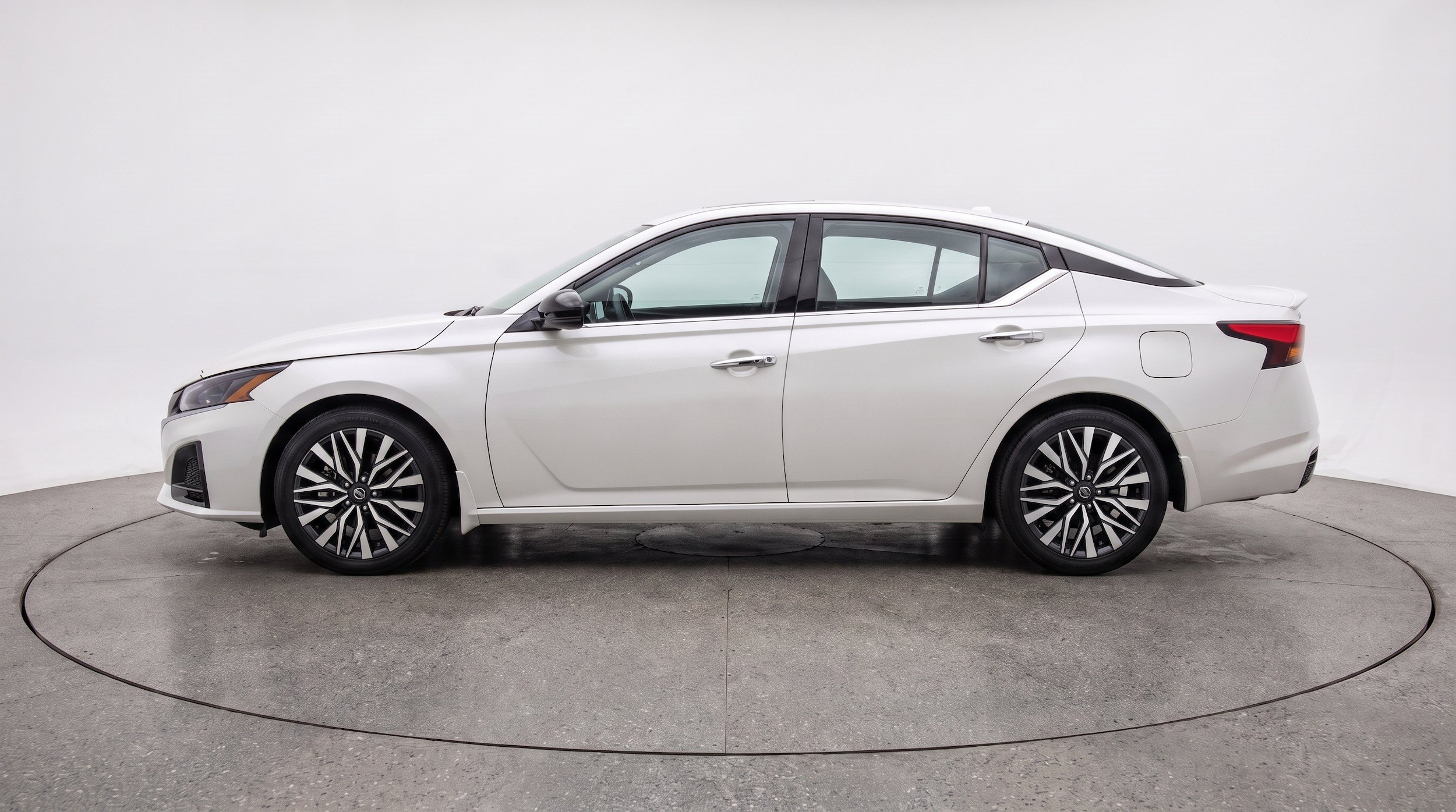 Thumbnail: 2025 Nissan Altima - 5