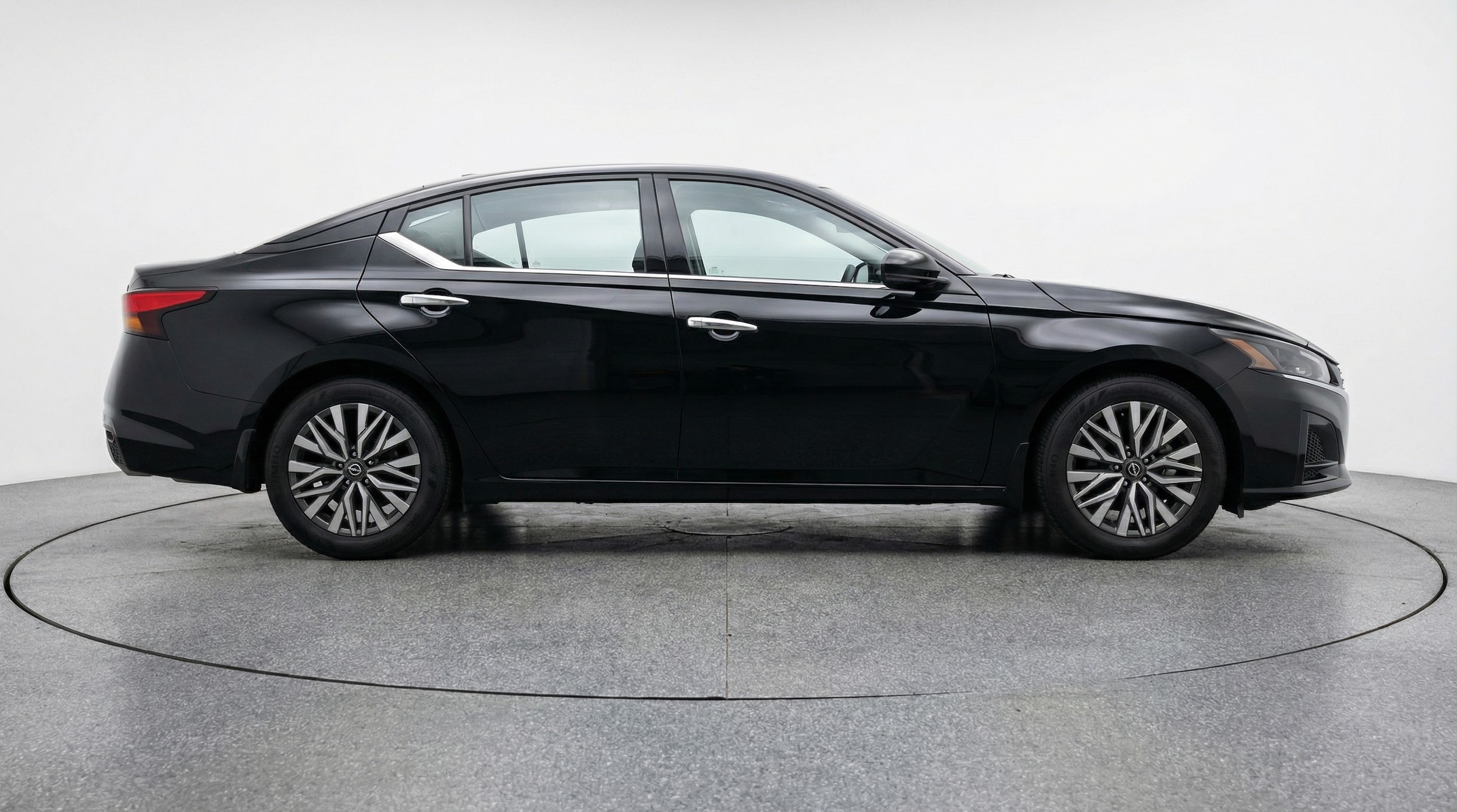 Thumbnail: 2025 Nissan Altima - 8