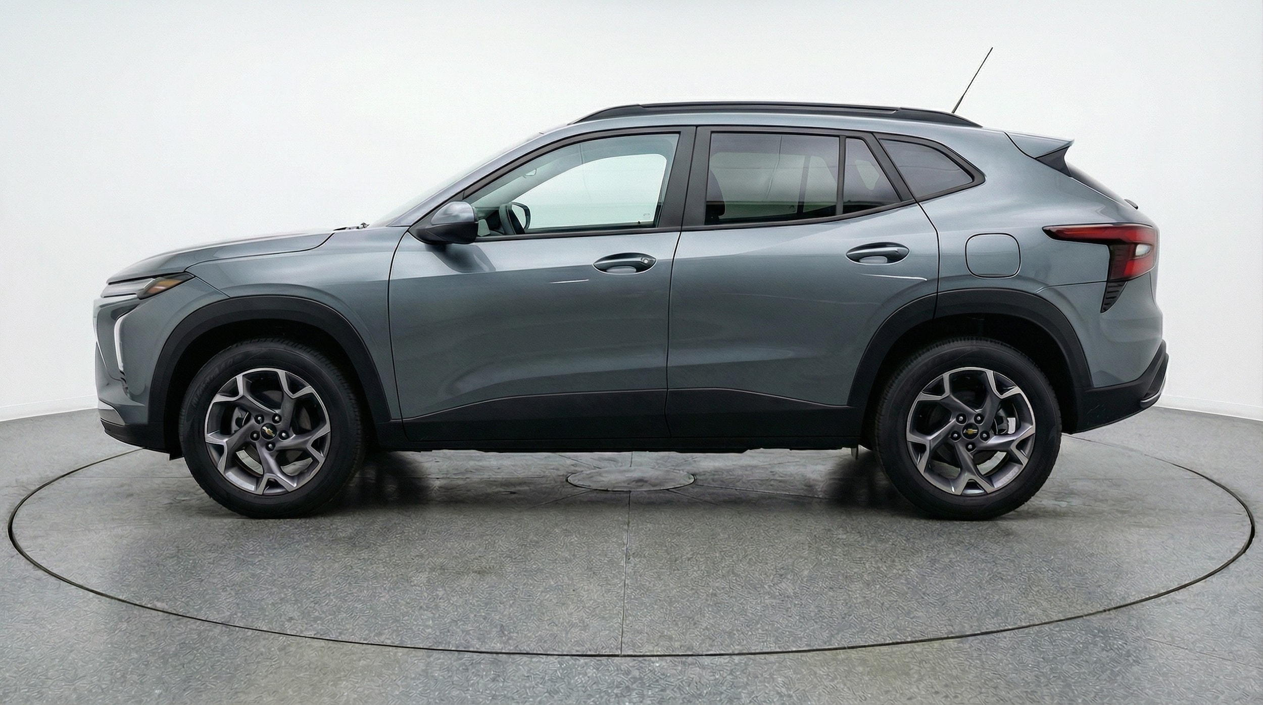 Thumbnail: 2025 Chevrolet Trax - 4