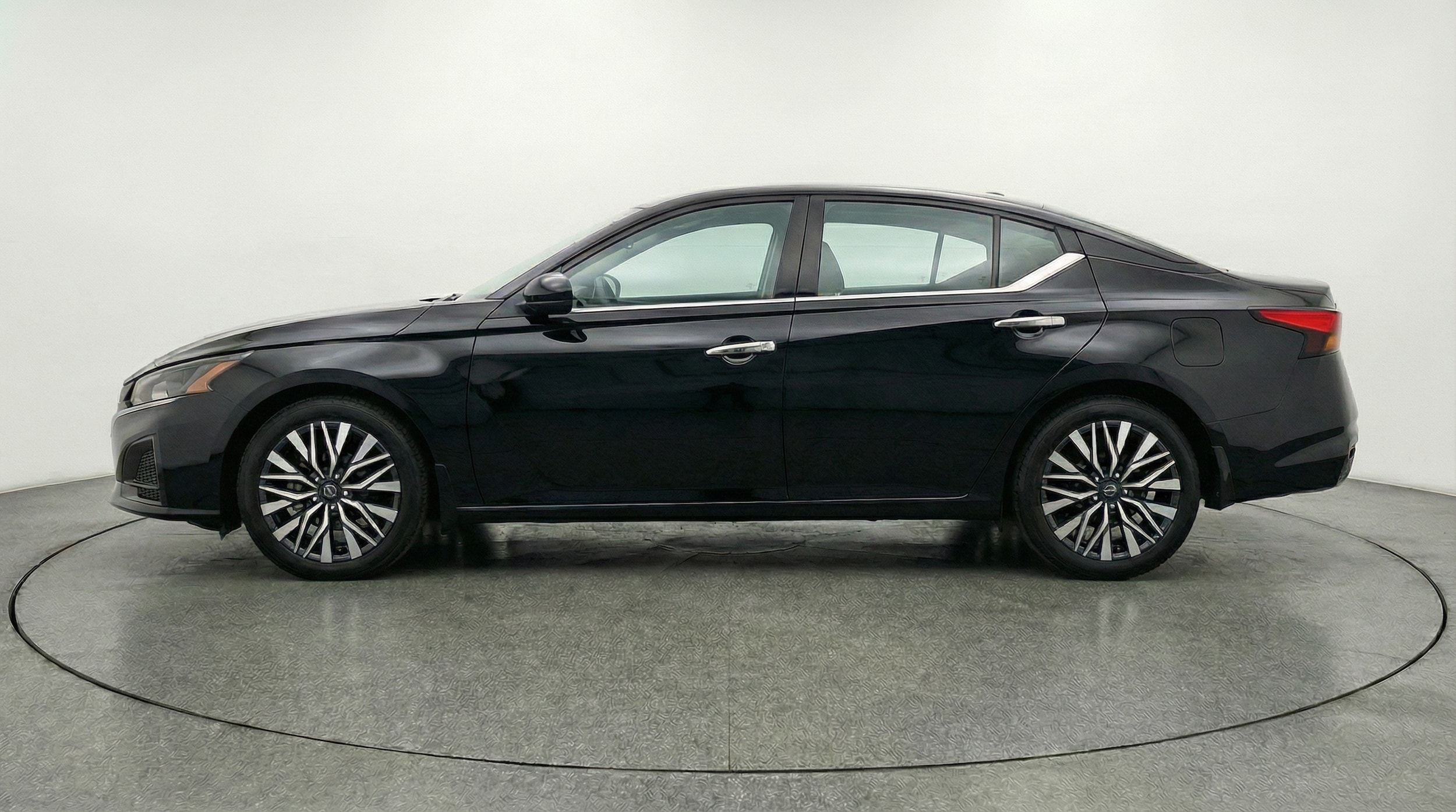 Thumbnail: 2025 Nissan Altima - 4