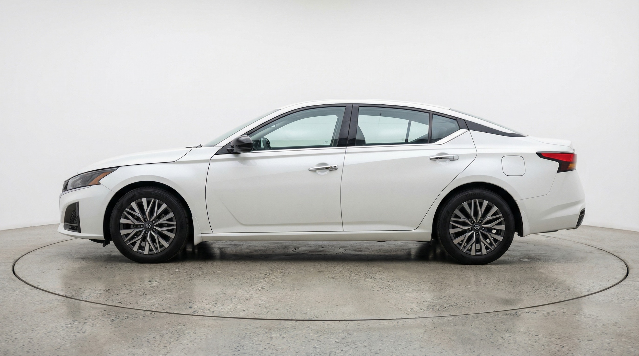 Thumbnail: 2025 Nissan Altima - 4