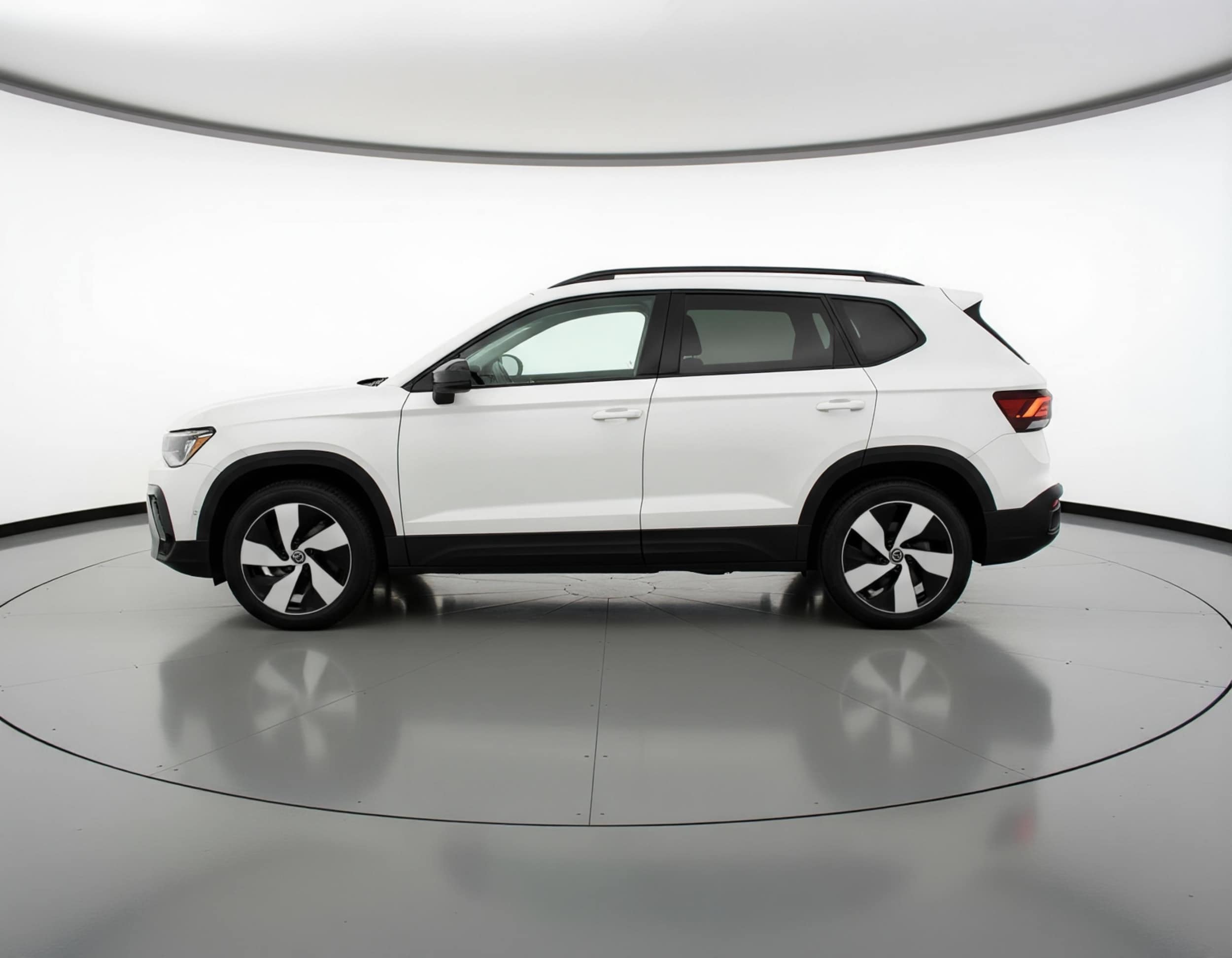 Thumbnail: 2025 Volkswagen Taos - 4