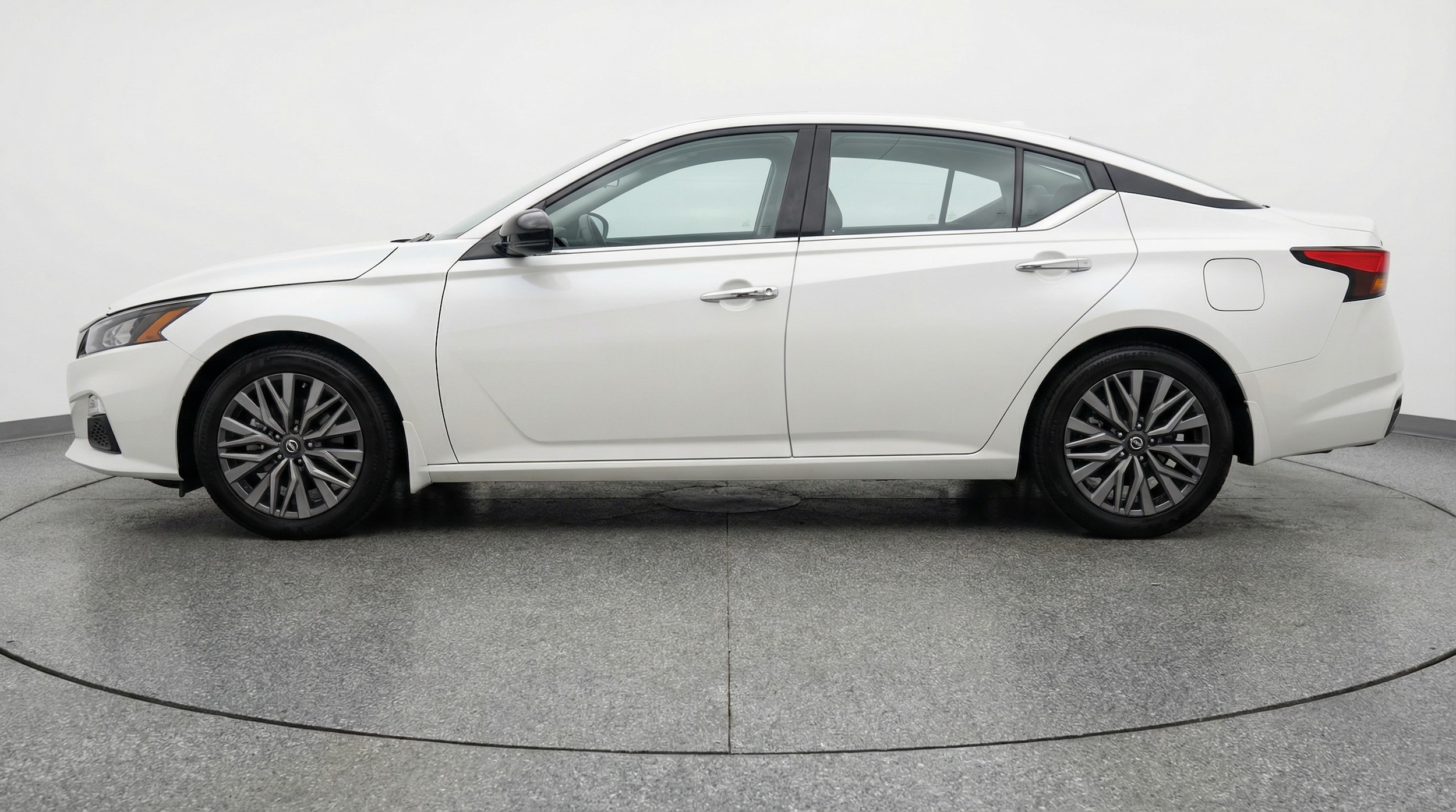 Thumbnail: 2025 Nissan Altima - 4