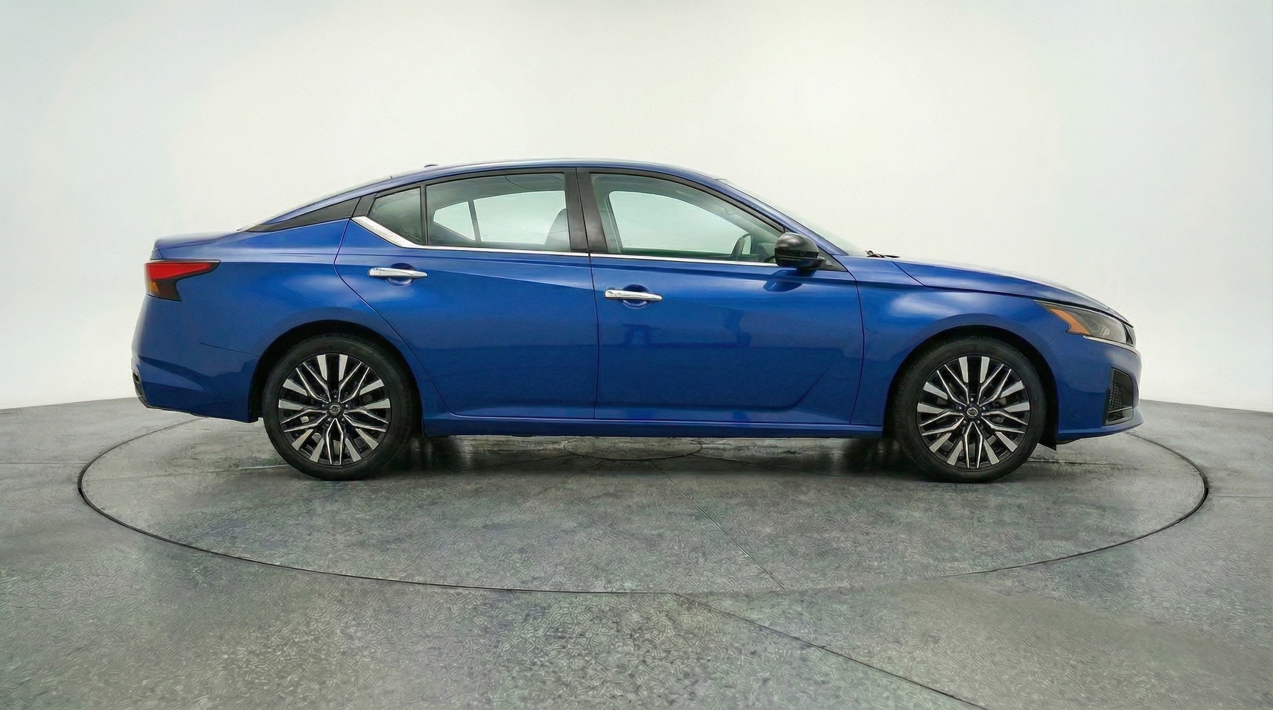 Thumbnail: 2025 Nissan Altima - 8