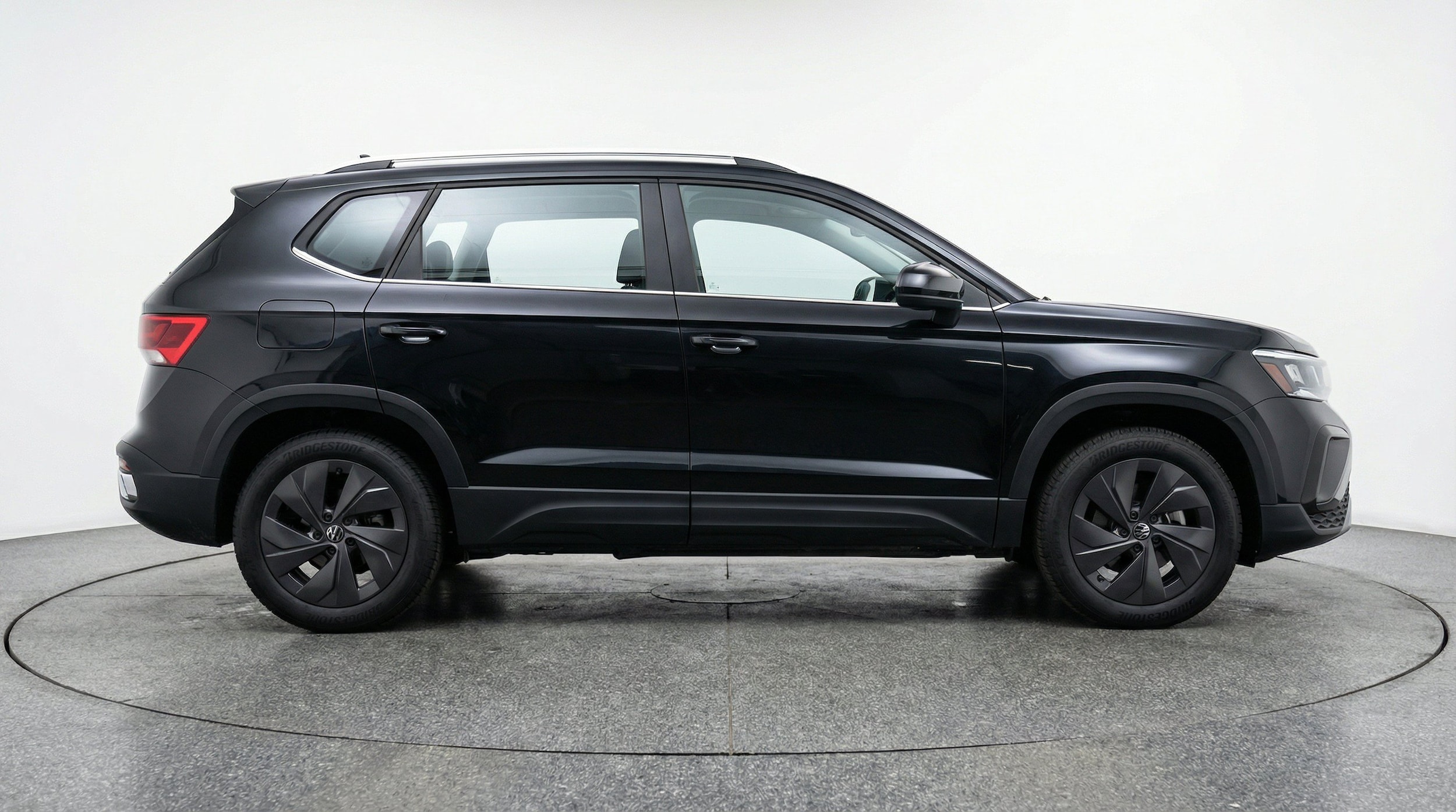 Thumbnail: 2025 Volkswagen Taos - 11