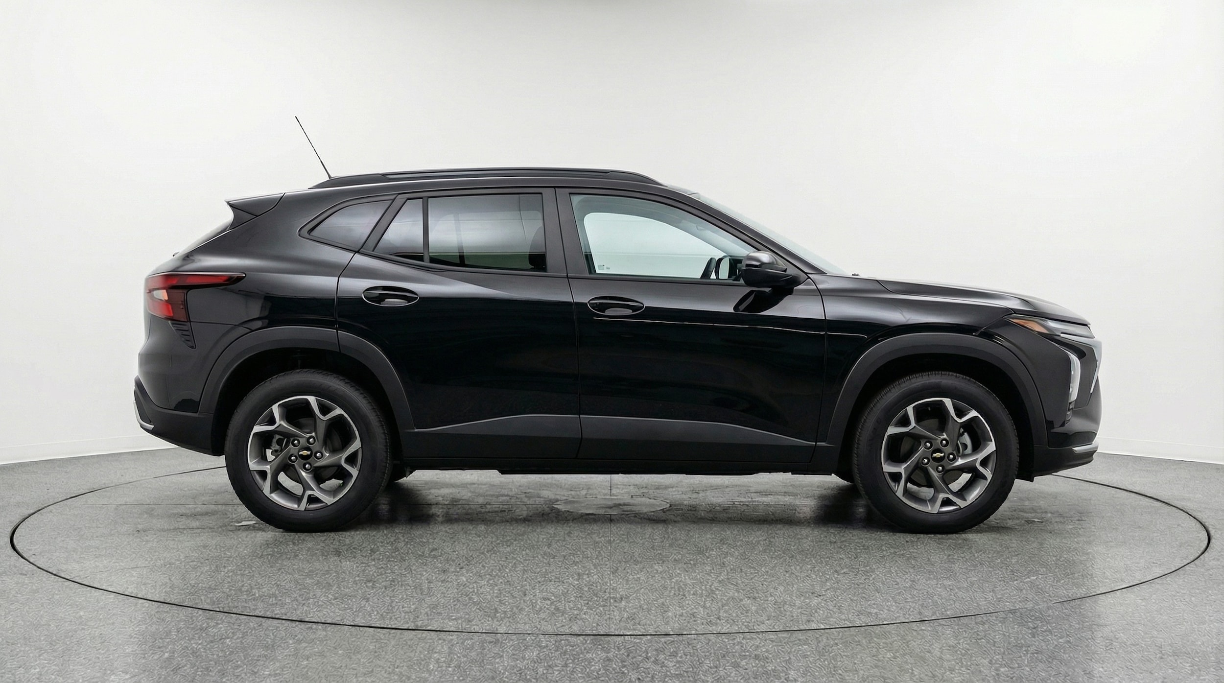 Thumbnail: 2025 Chevrolet Trax - 8