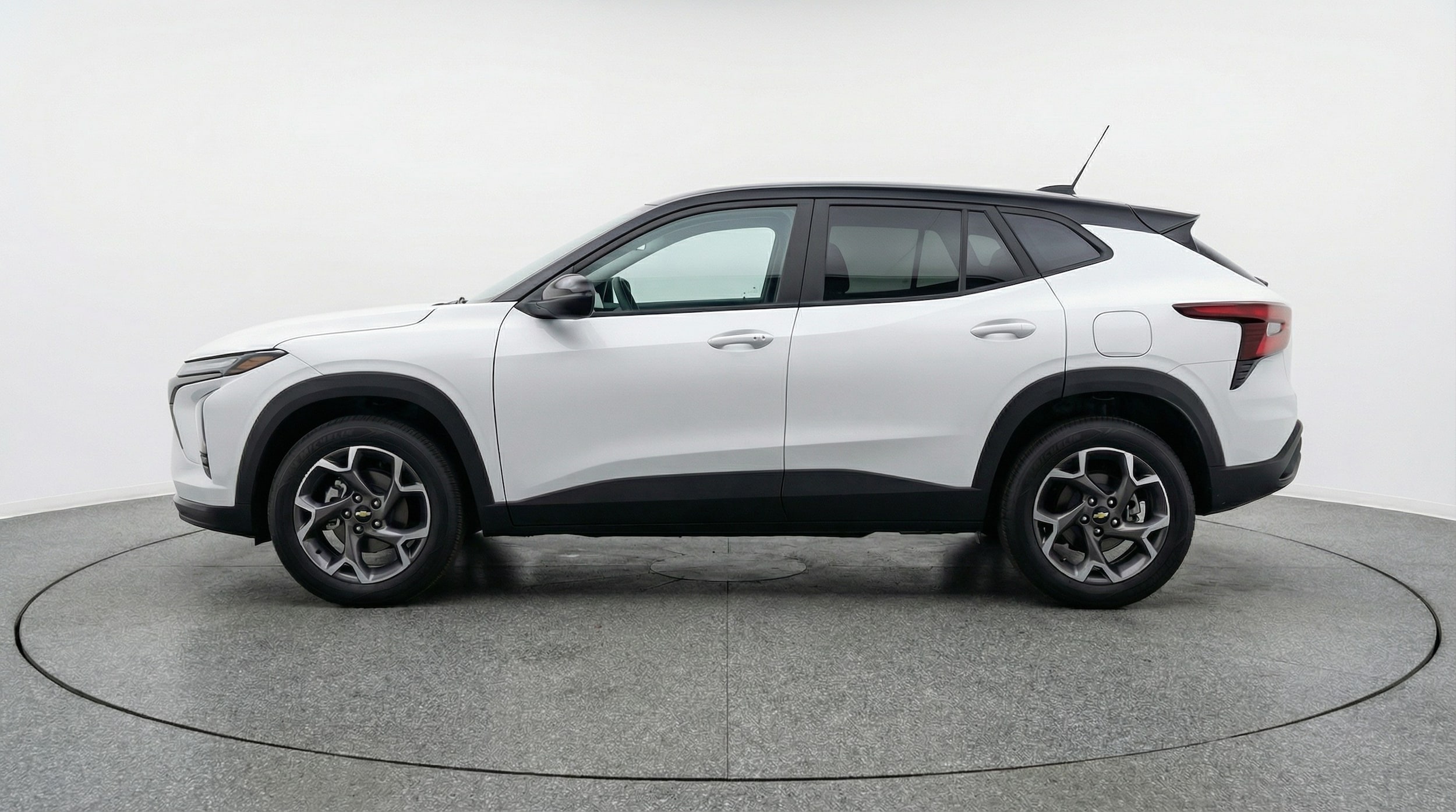 Thumbnail: 2025 Chevrolet Trax - 4