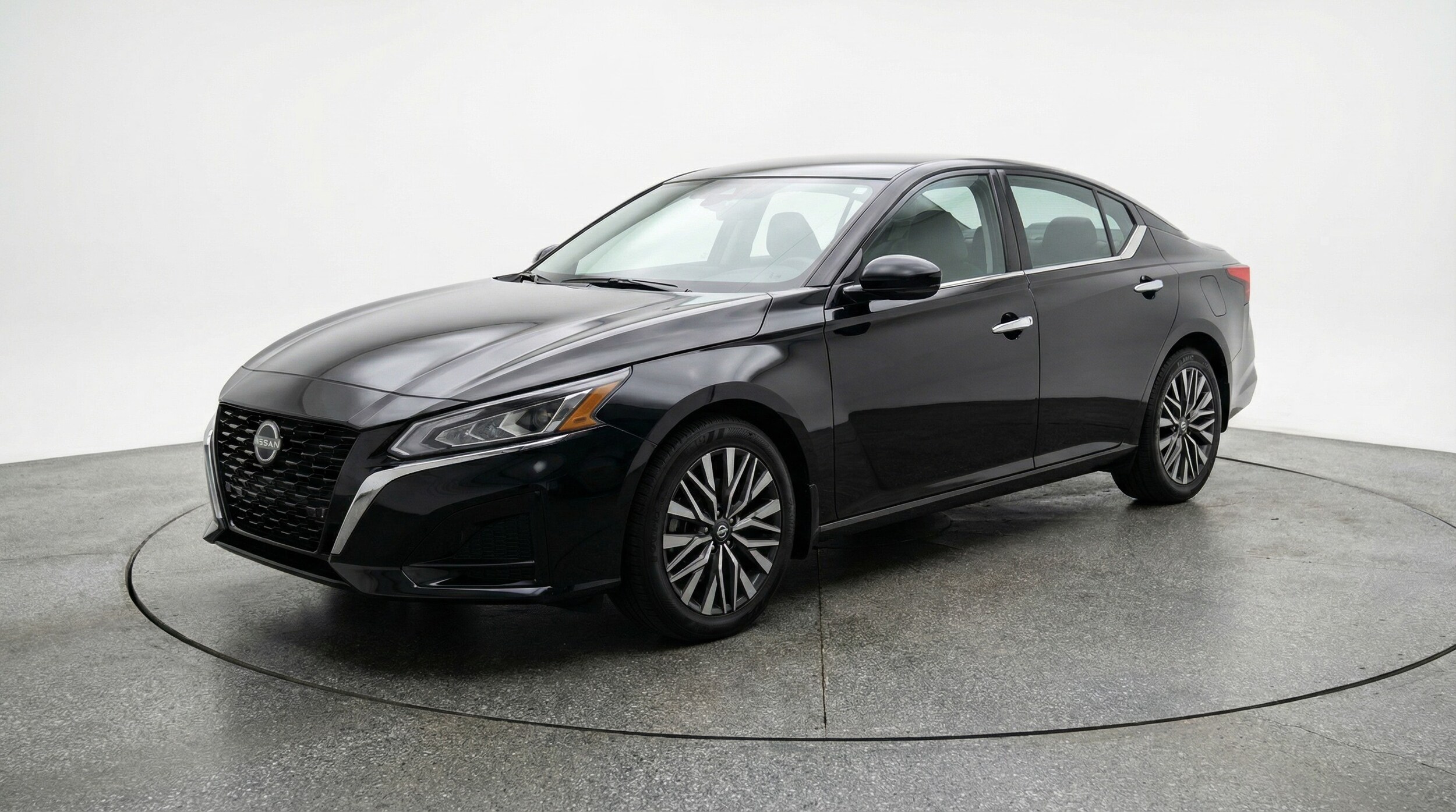 Thumbnail: 2025 Nissan Altima - 3