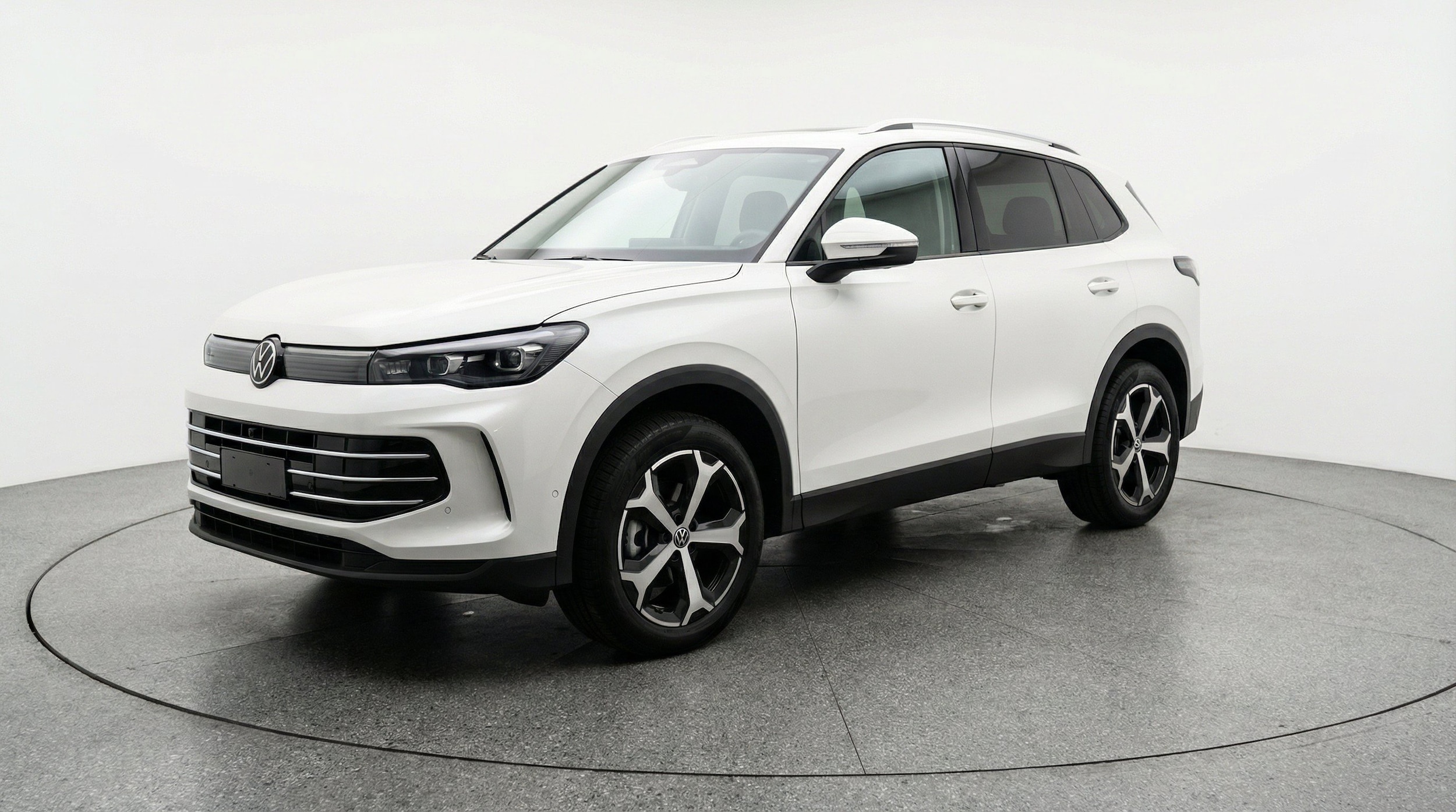 Thumbnail: 2026 Volkswagen Tiguan - 3