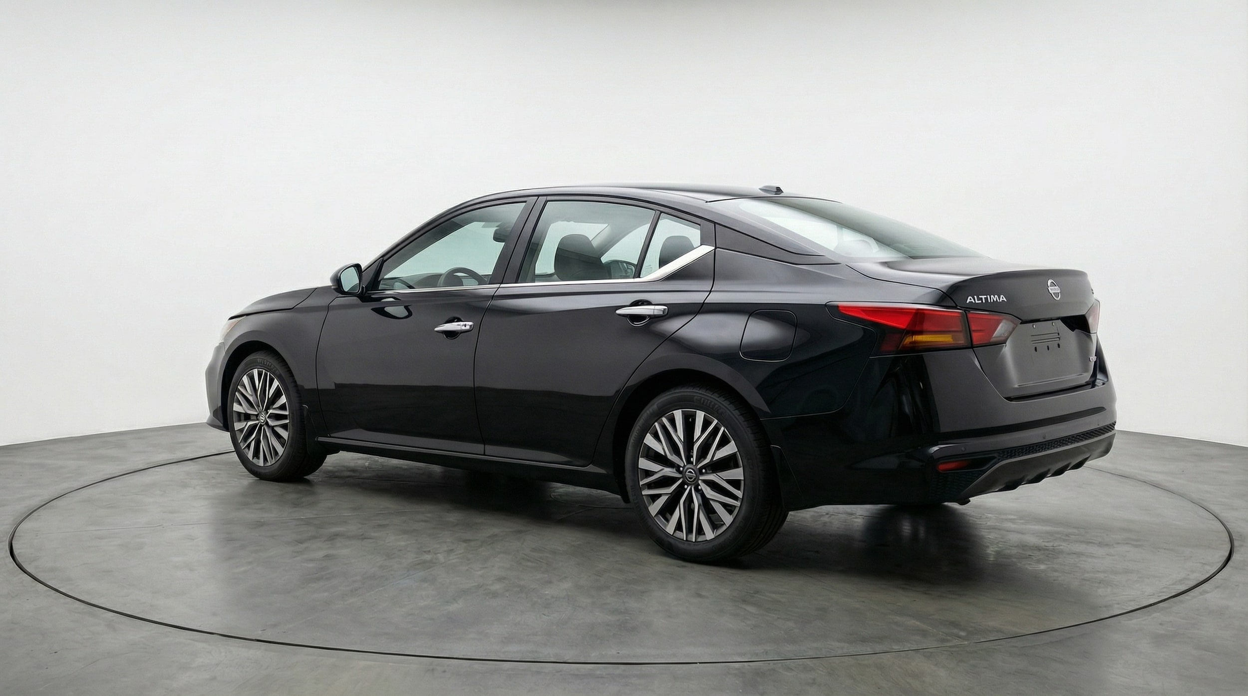 Thumbnail: 2025 Nissan Altima - 5