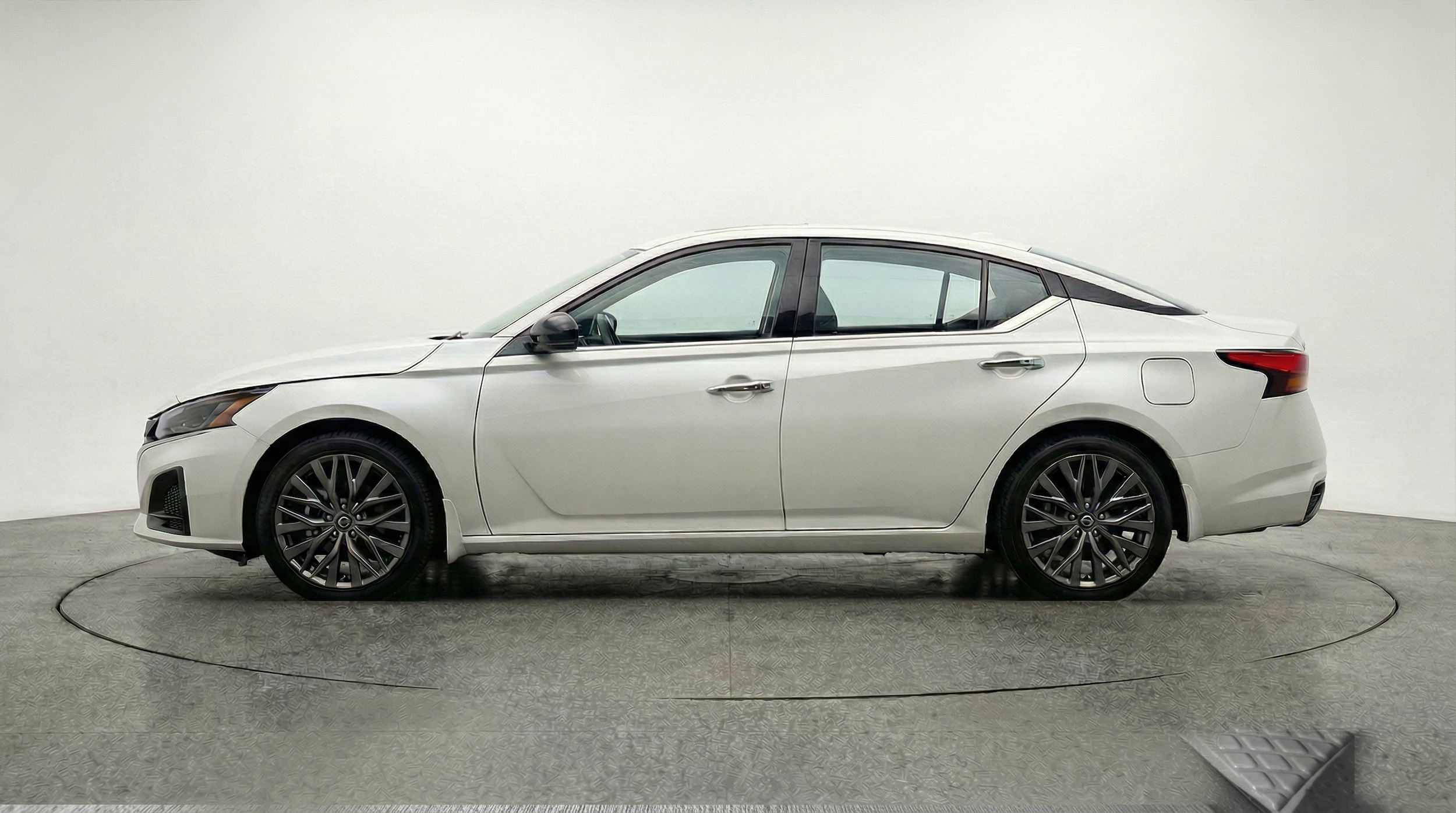 Thumbnail: 2025 Nissan Altima - 4