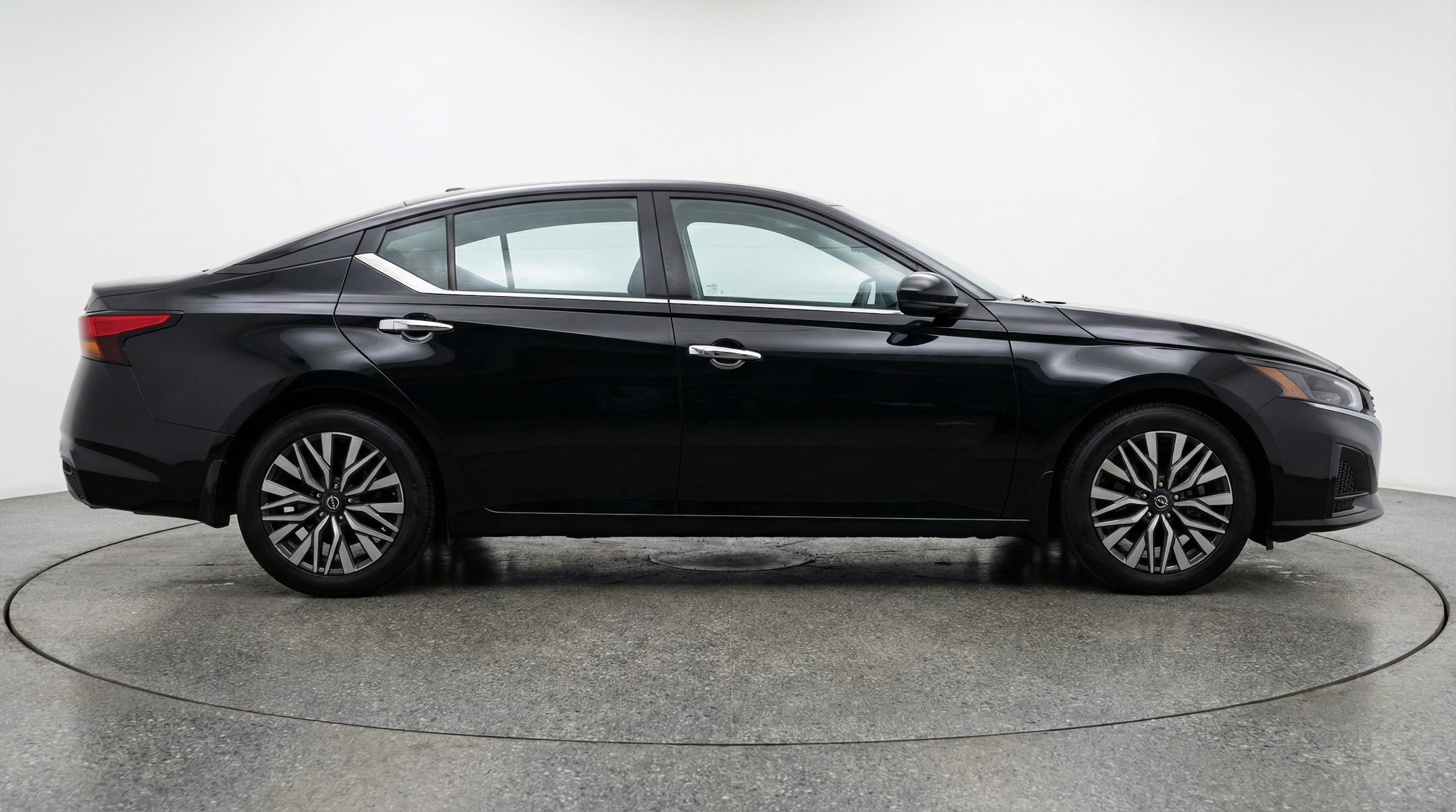 Thumbnail: 2025 Nissan Altima - 8