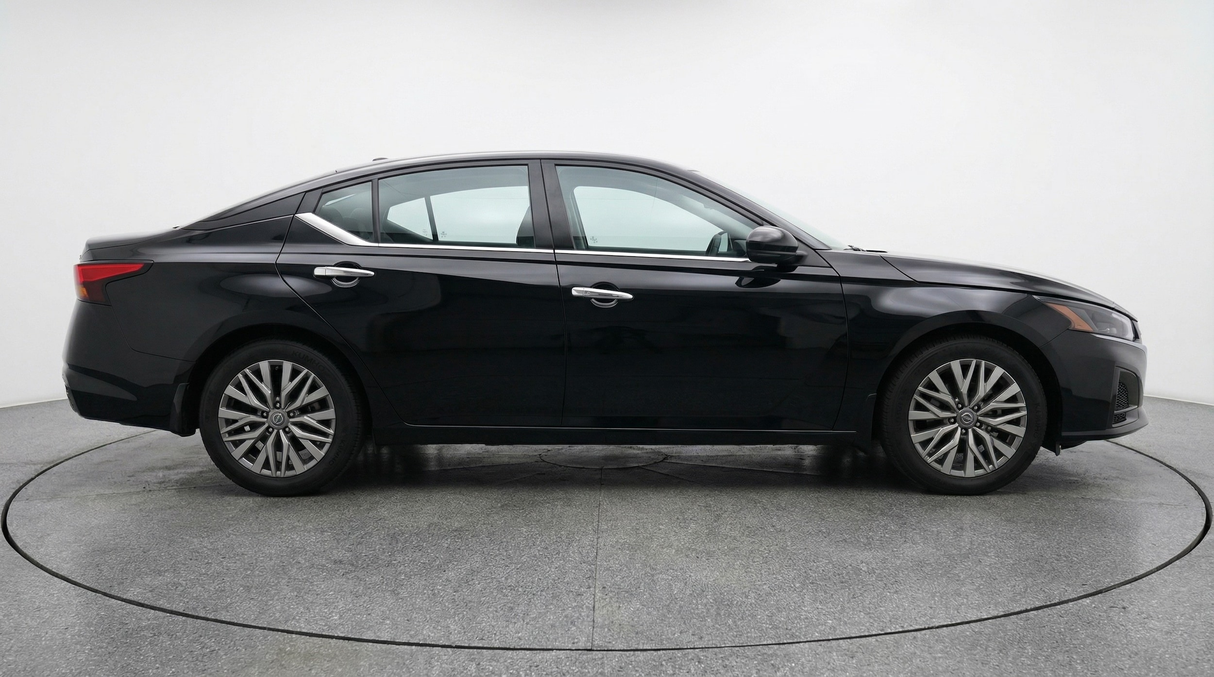 Thumbnail: 2025 Nissan Altima - 8