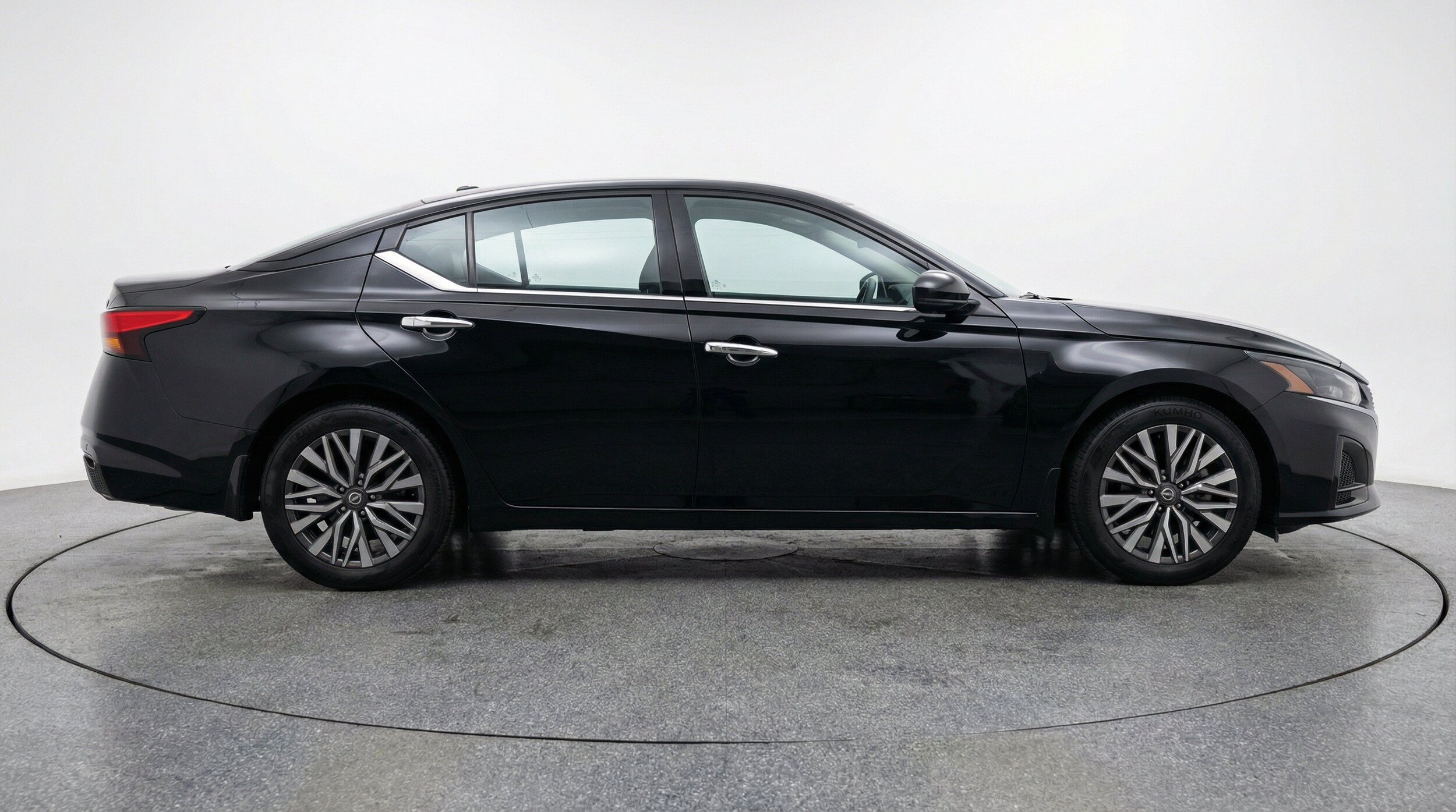 Thumbnail: 2025 Nissan Altima - 11
