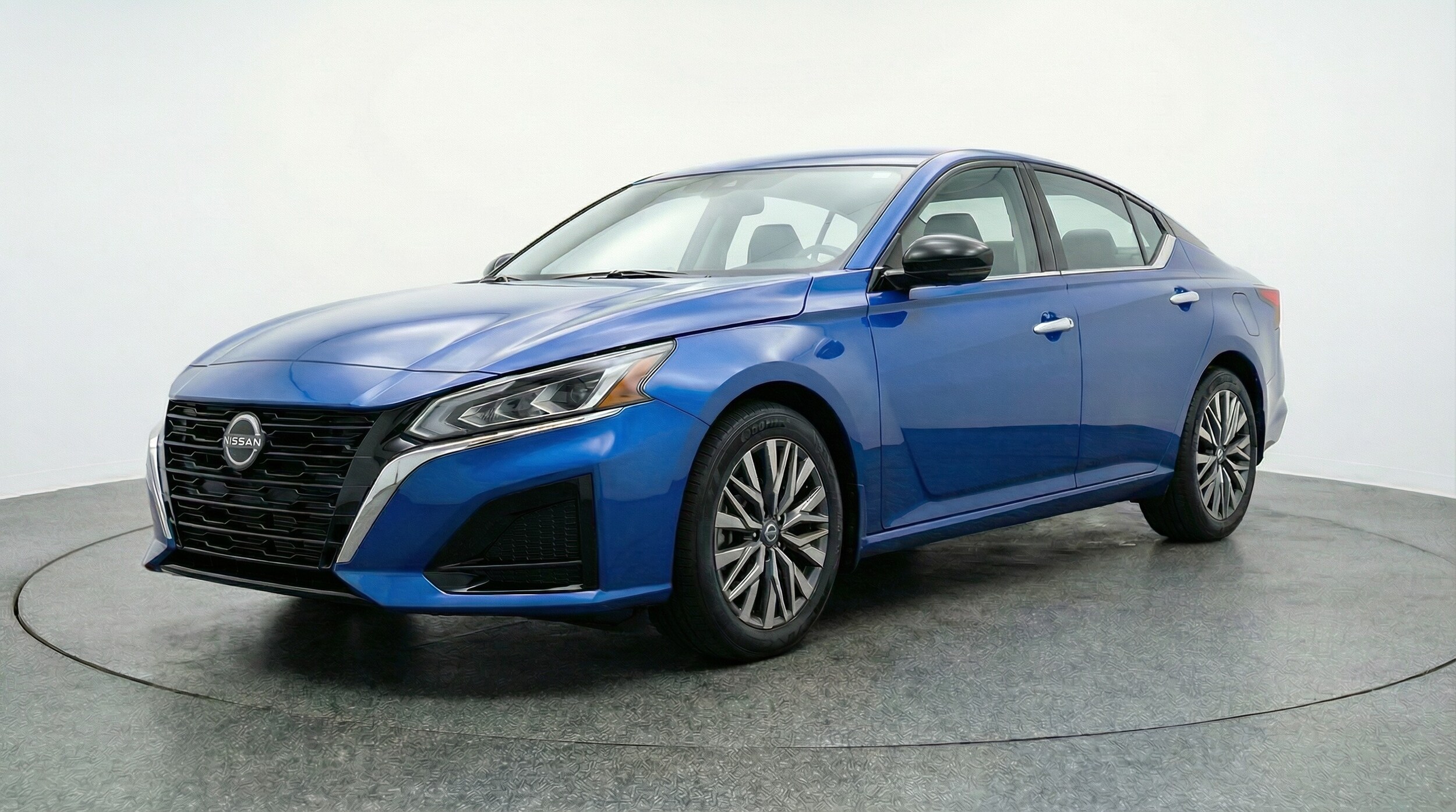 Thumbnail: 2025 Nissan Altima - 3