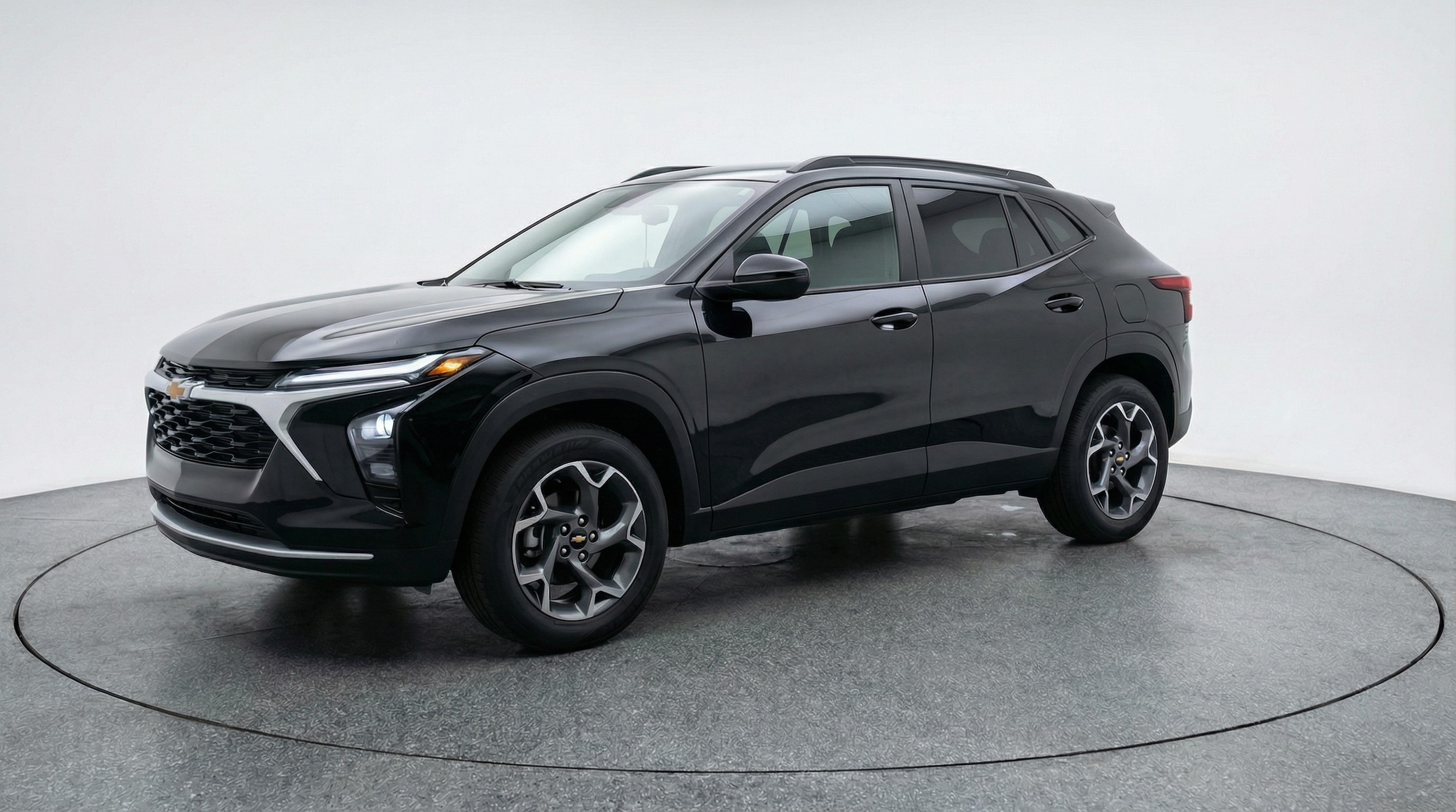 Thumbnail: 2025 Chevrolet Trax - 3