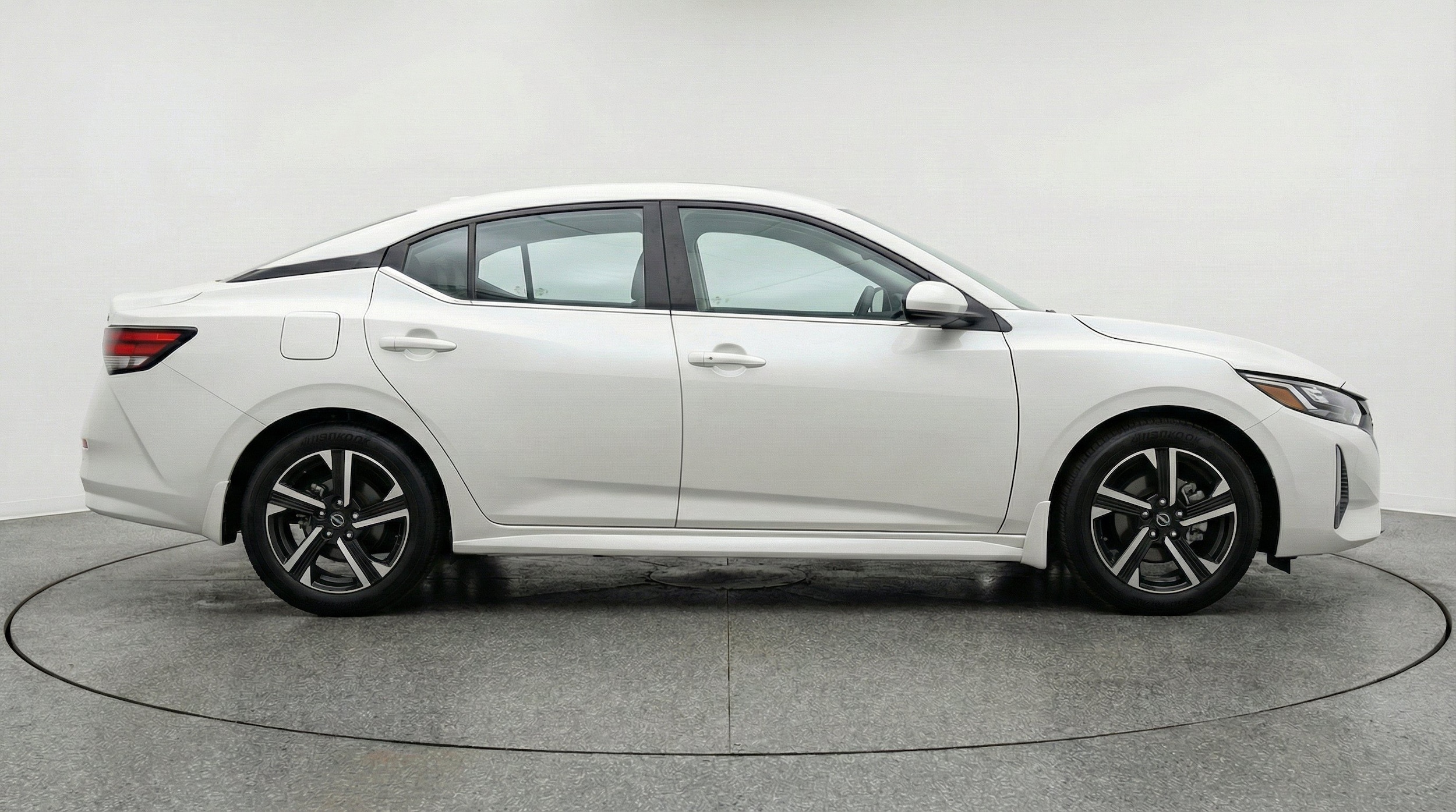 Thumbnail: 2025 Nissan Sentra - 10
