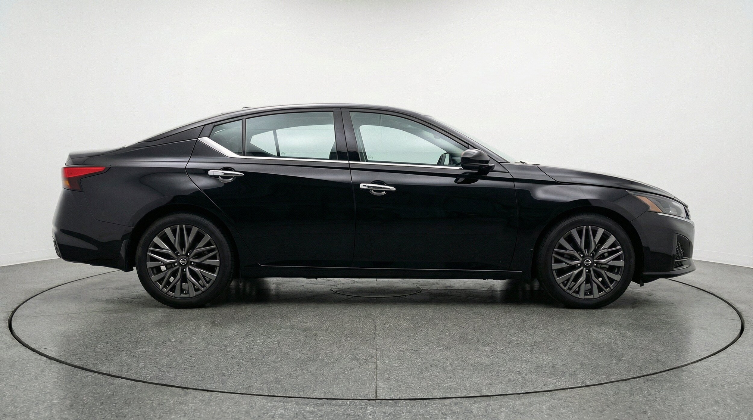 Thumbnail: 2025 Nissan Altima - 11