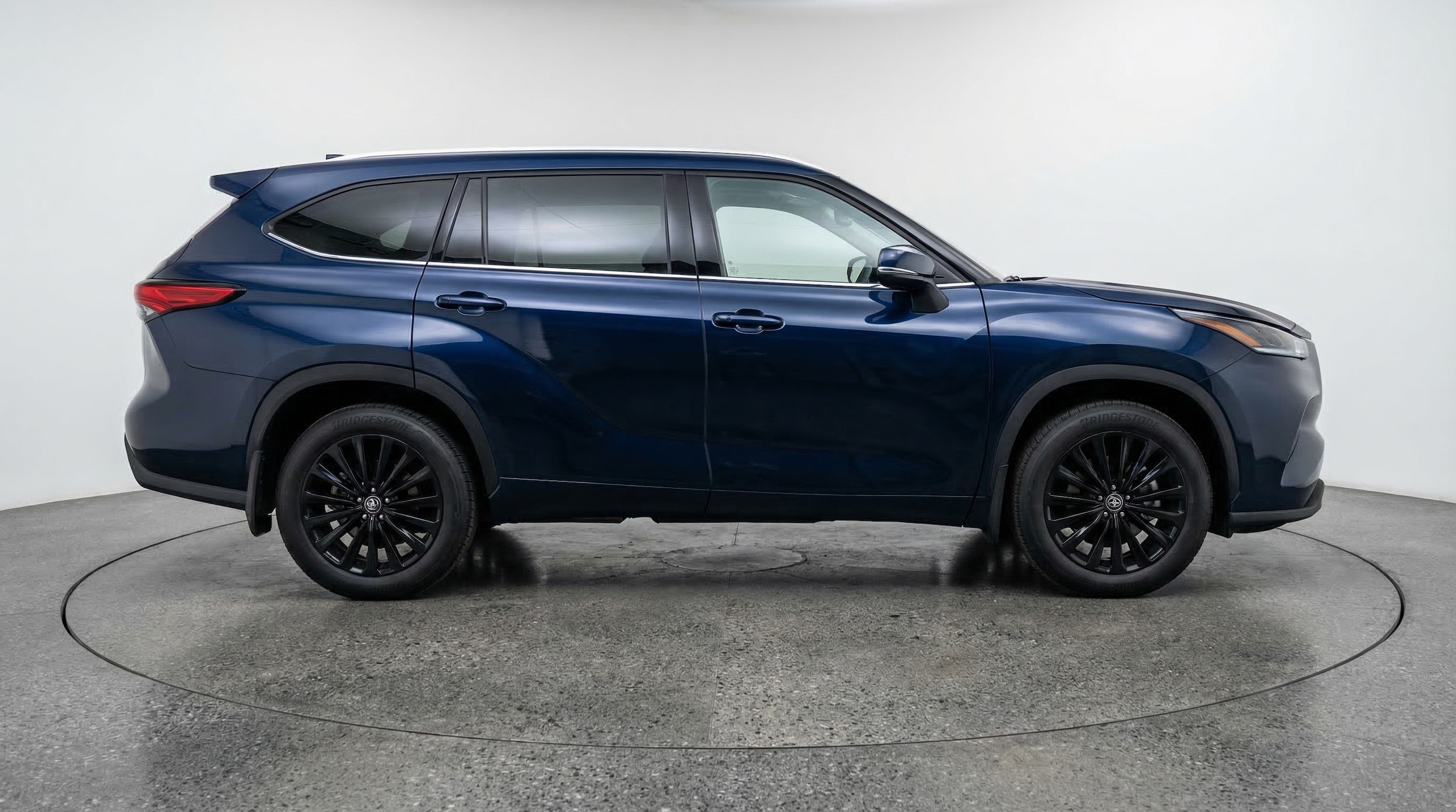 Thumbnail: 2025 Toyota Highlander - 8