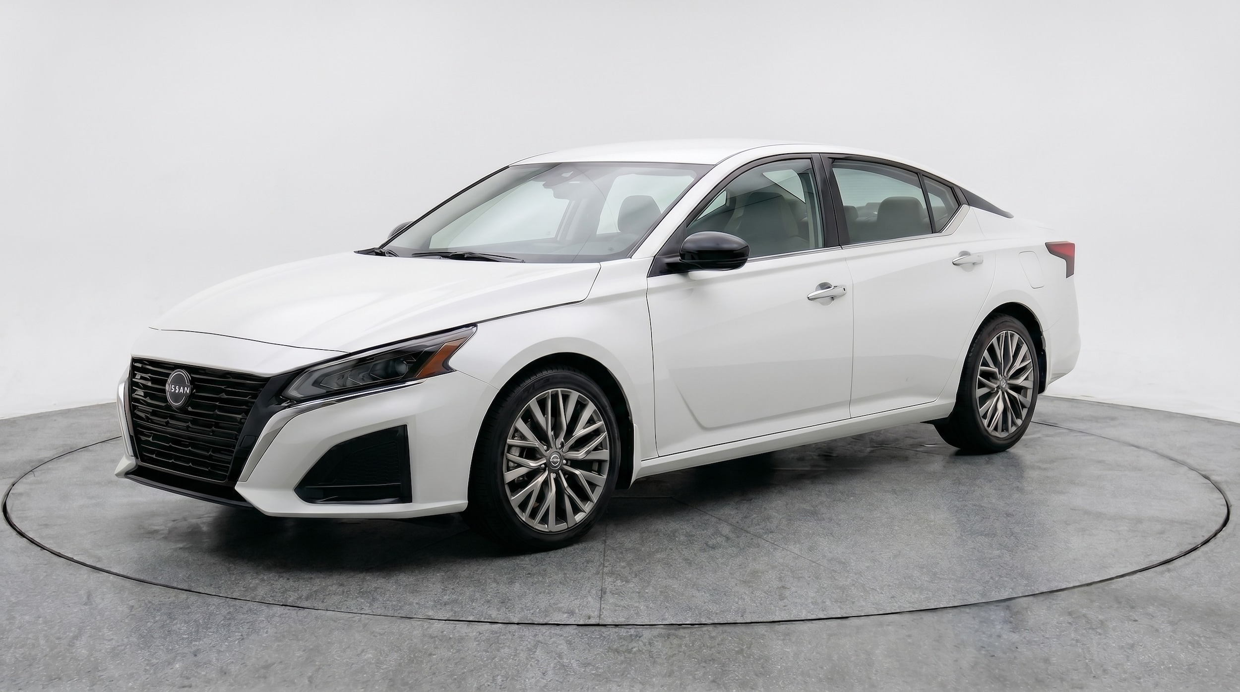 Thumbnail: 2025 Nissan Altima - 3