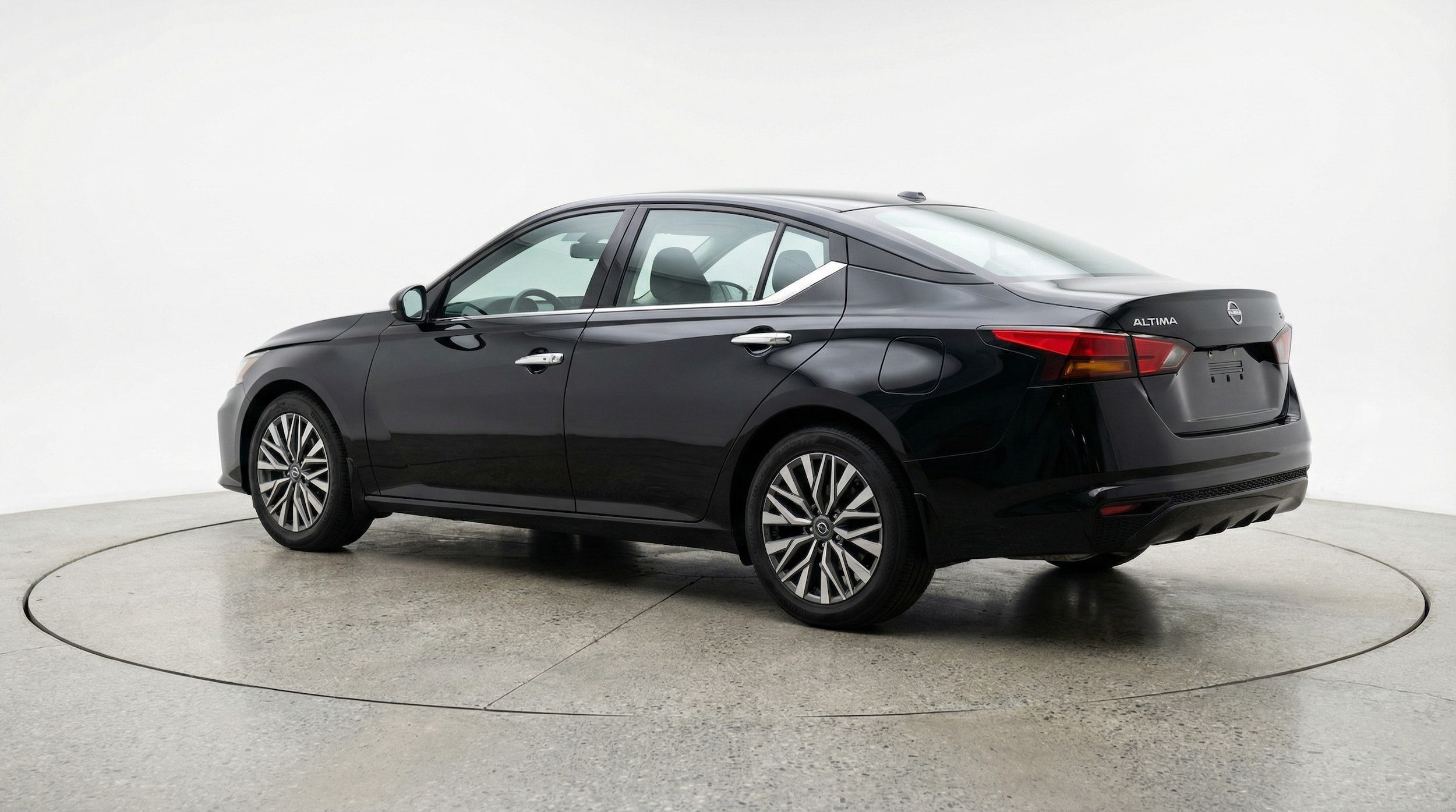 Thumbnail: 2025 Nissan Altima - 5