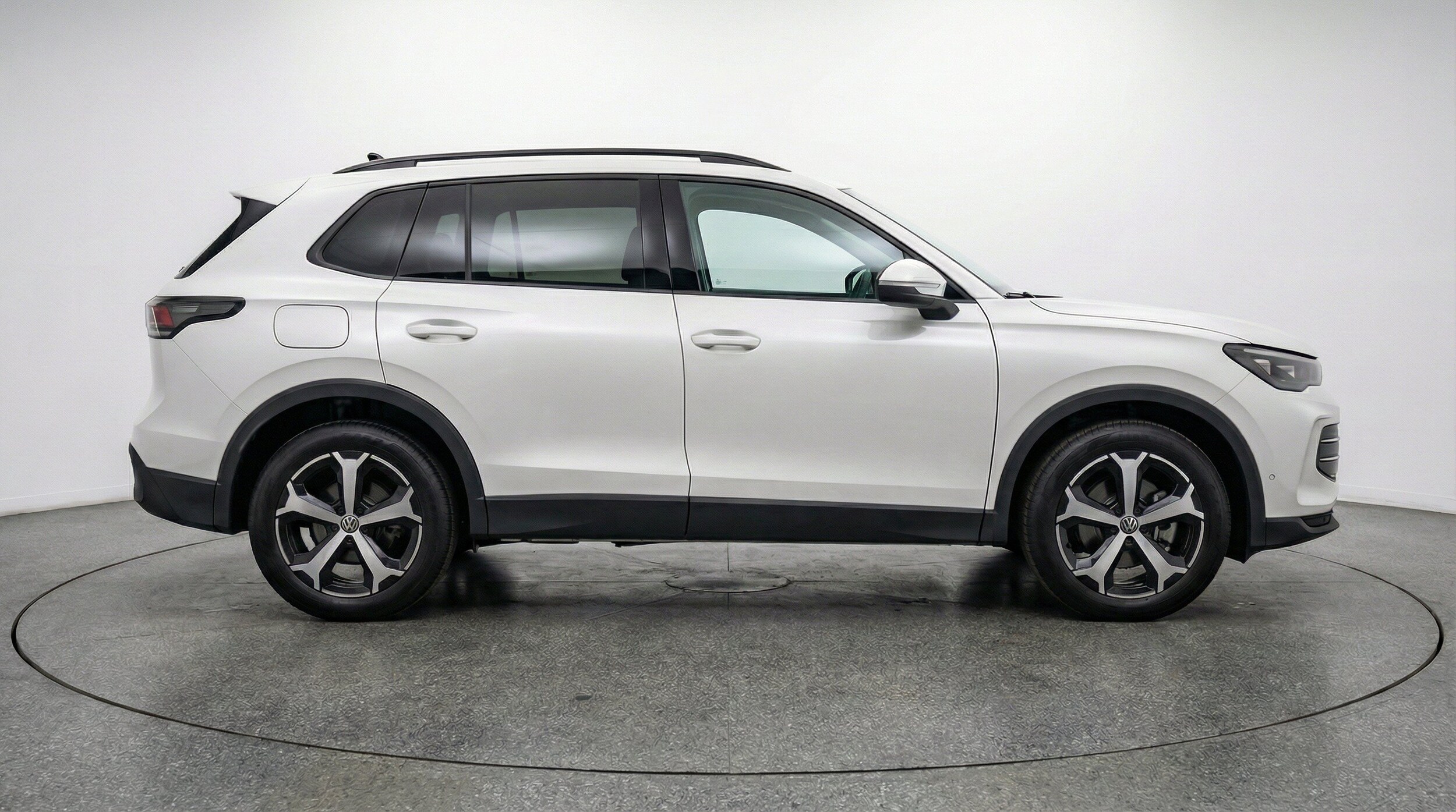 Thumbnail: 2026 Volkswagen Tiguan - 10