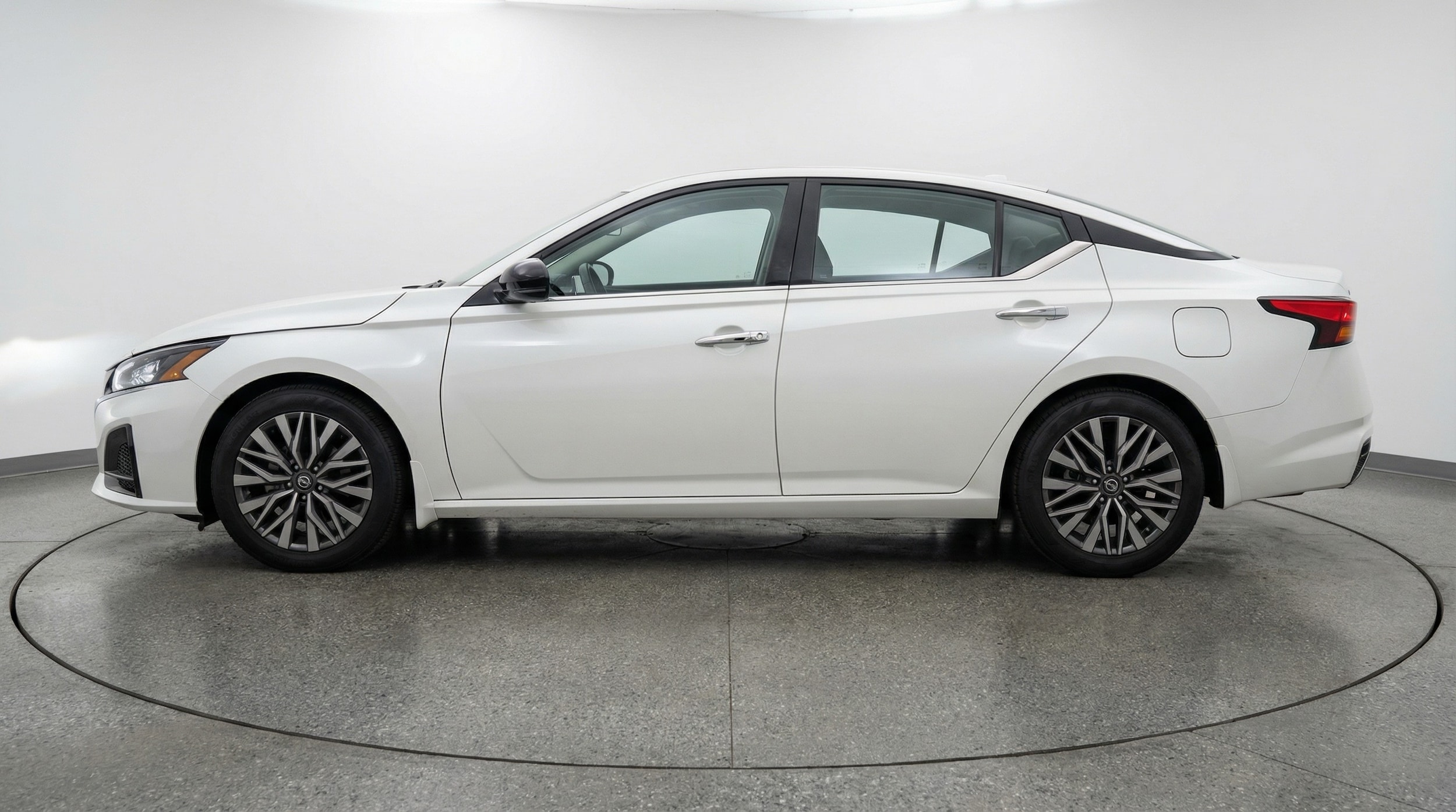 Thumbnail: 2025 Nissan Altima - 4