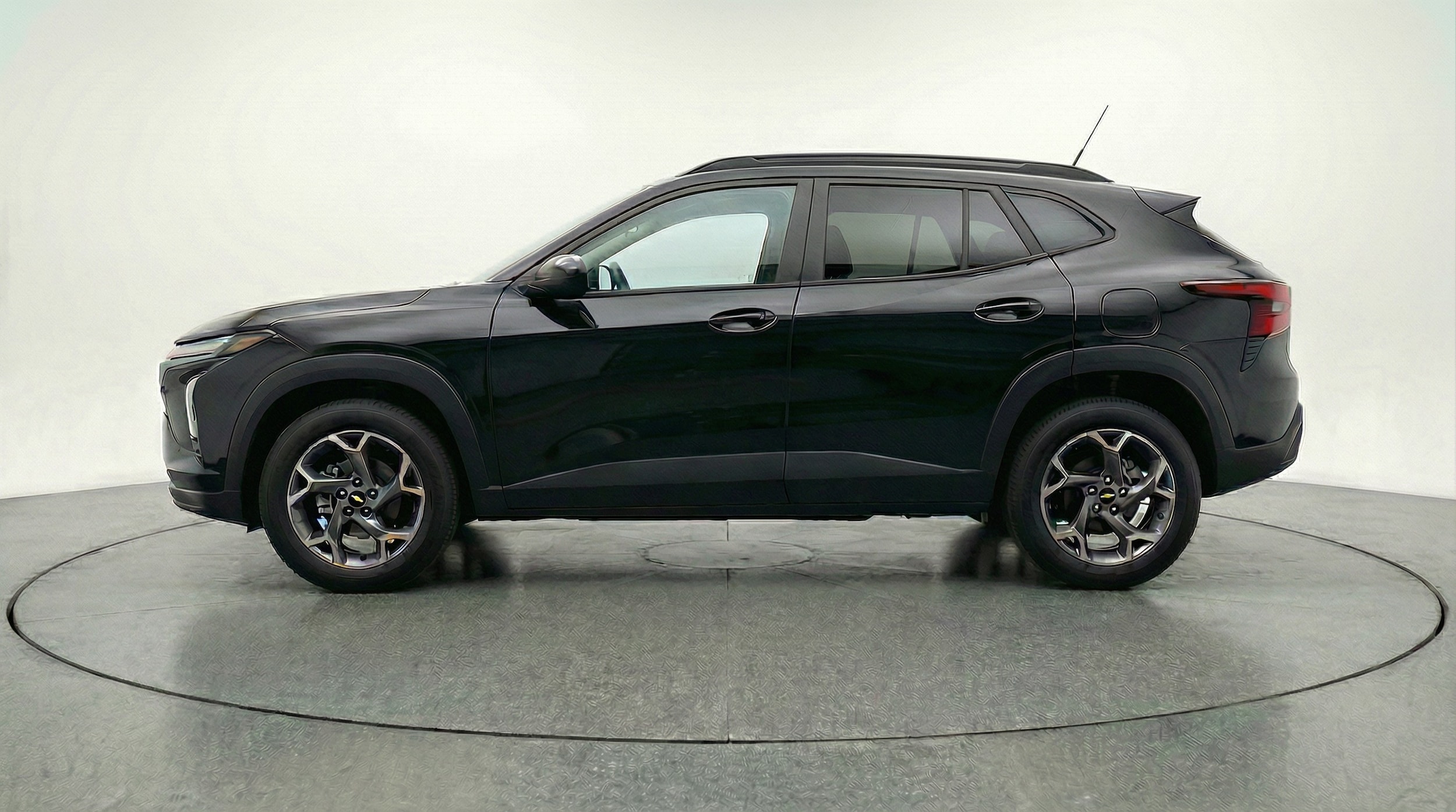 Thumbnail: 2025 Chevrolet Trax - 4