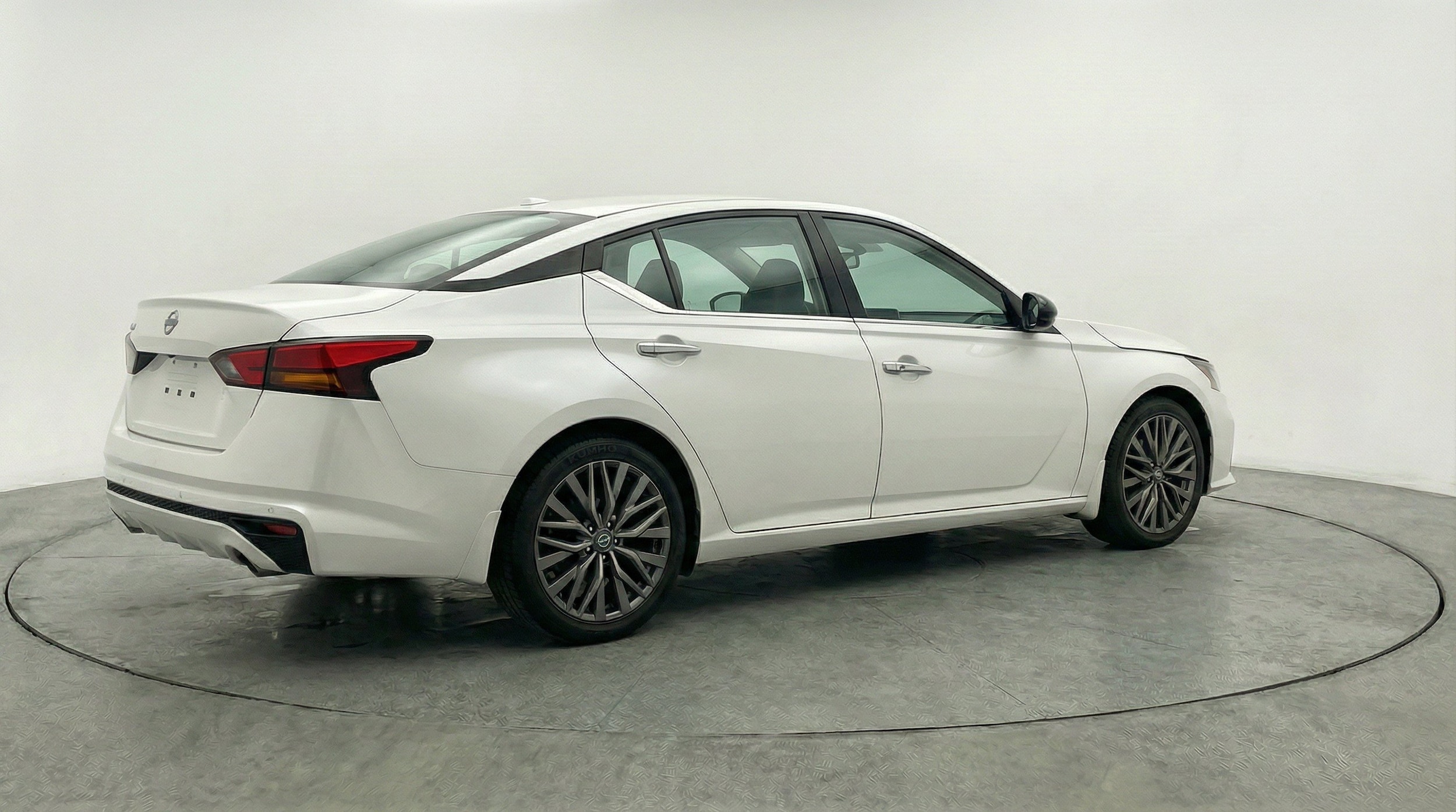 Thumbnail: 2025 Nissan Altima - 9