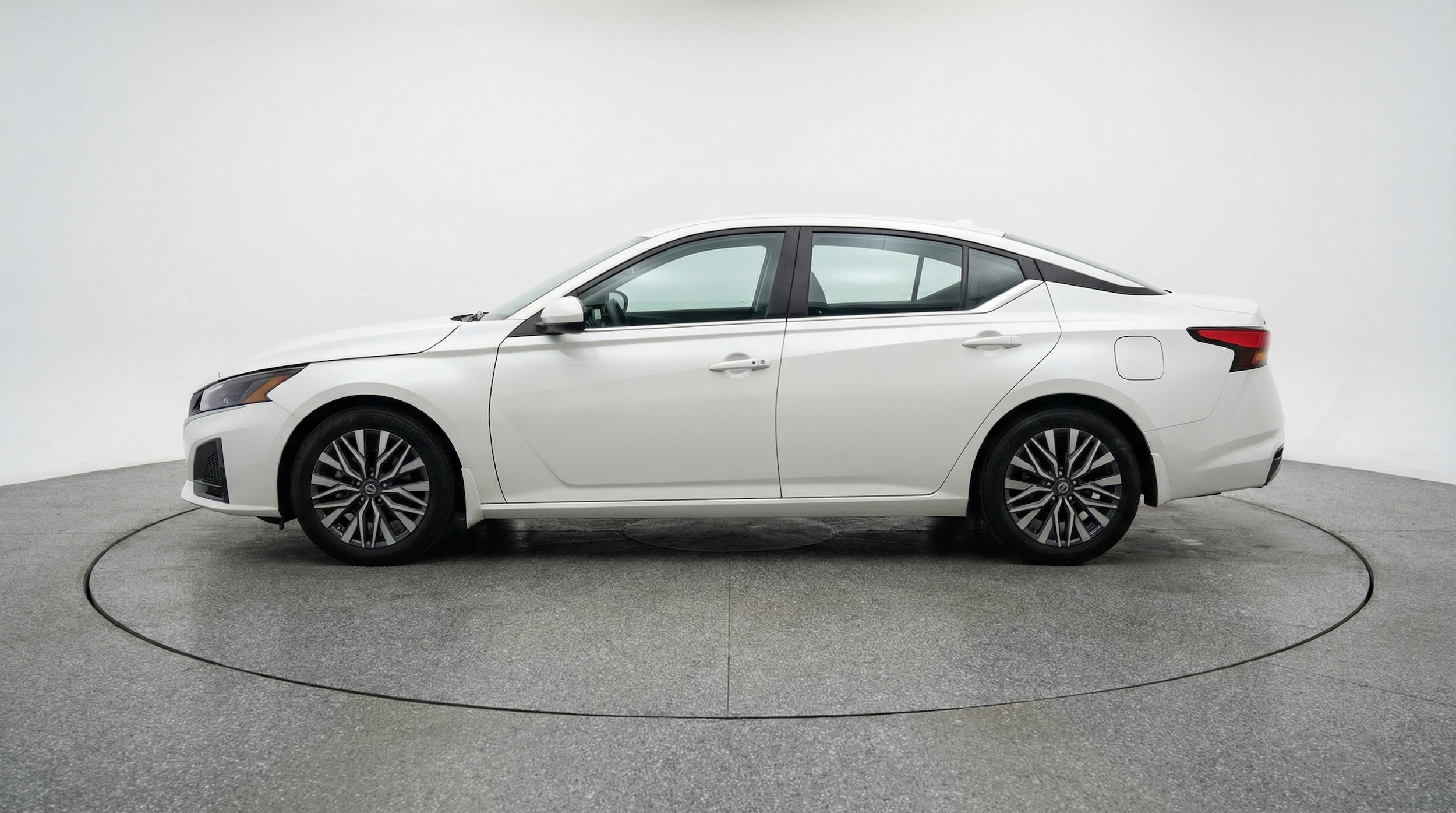 Thumbnail: 2025 Nissan Altima - 4