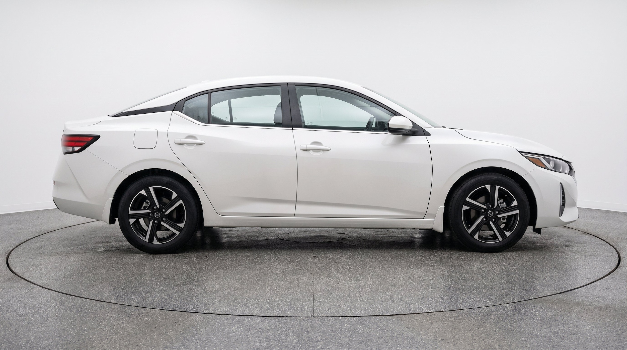 Thumbnail: 2025 Nissan Sentra - 10