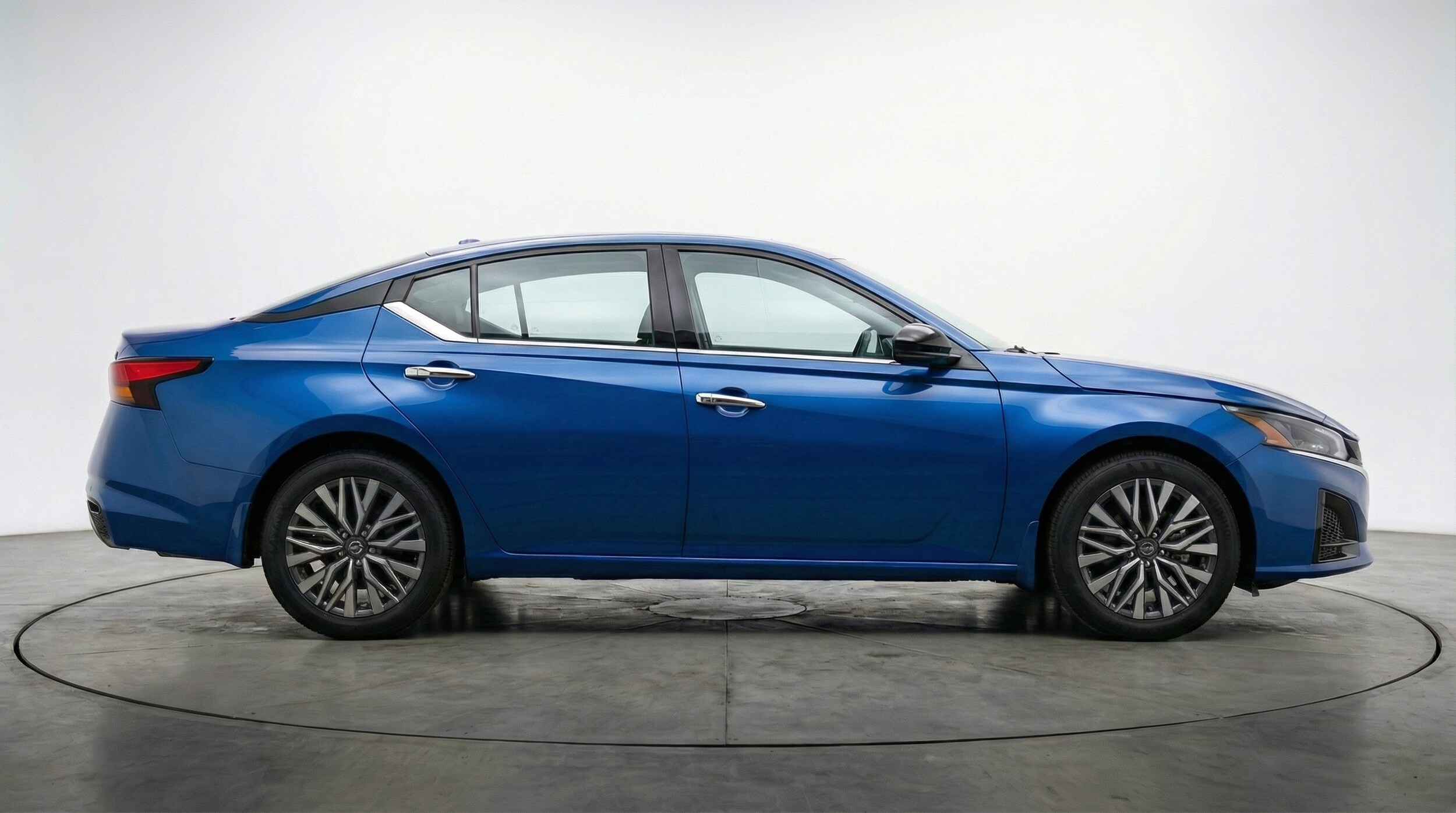 Thumbnail: 2025 Nissan Altima - 8